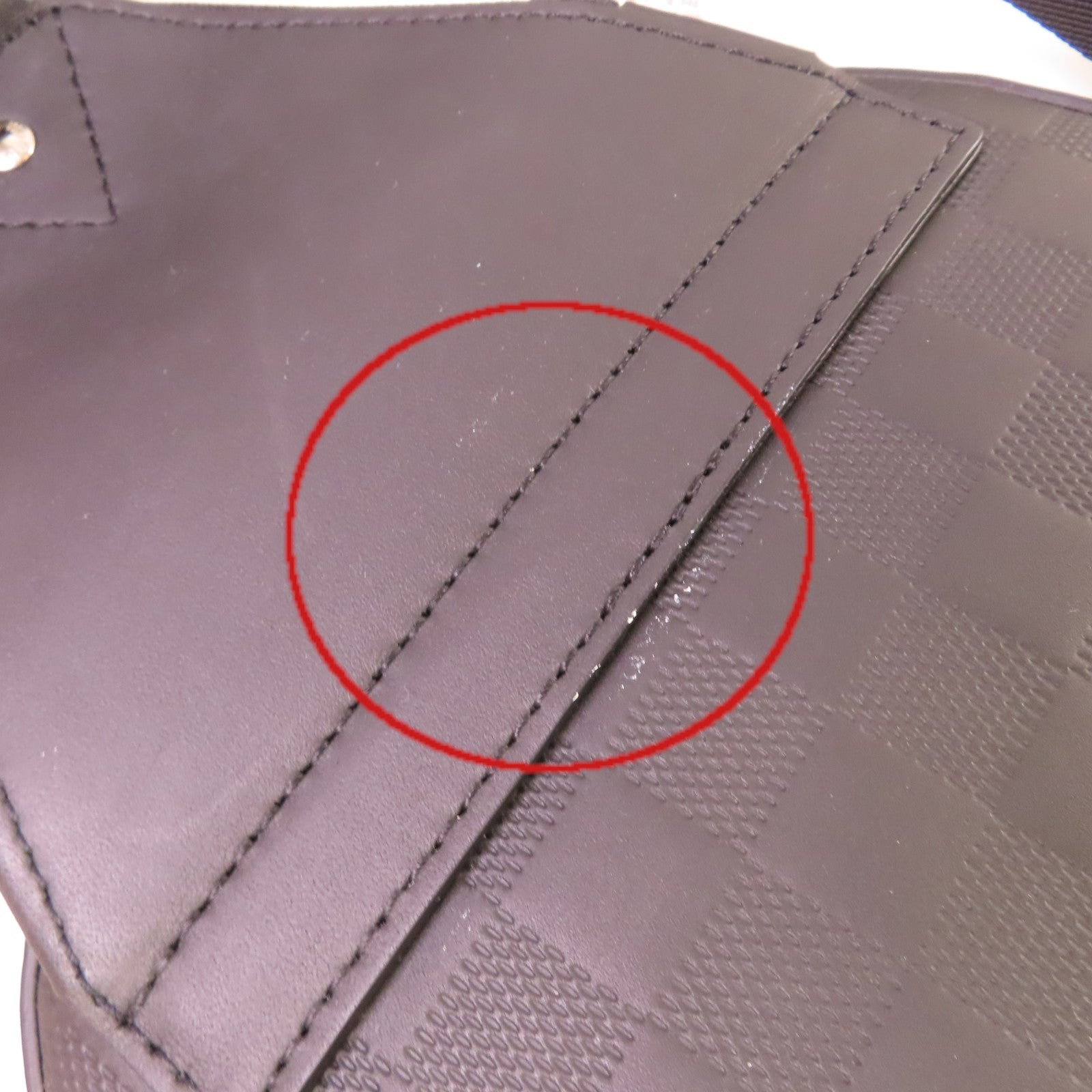 LOUIS VUITTON Damier Infini Avenue Slingbag銀扣肩背袋黑色