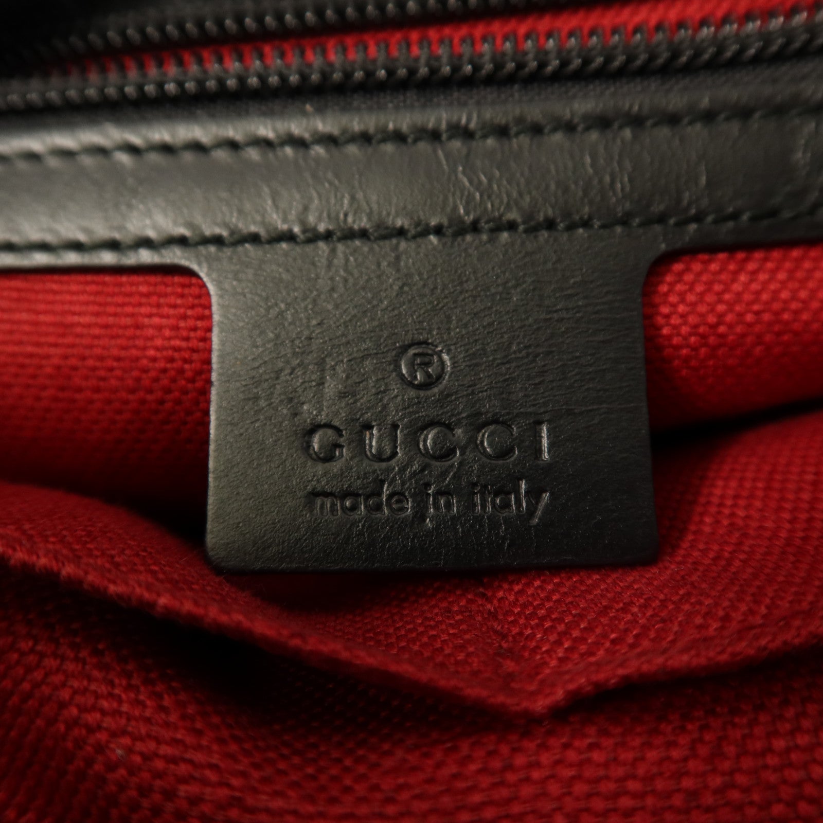 GUCCI 塗層帆布Messenger Bag銀扣肩背袋