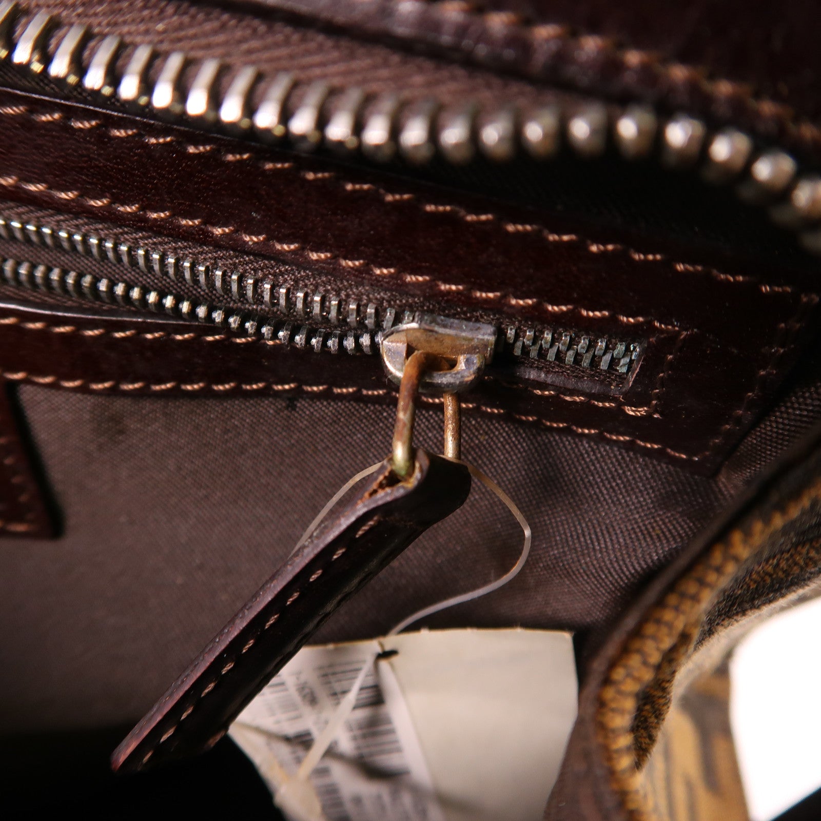 FENDI 帆布Hand Bag銀扣手挽袋
