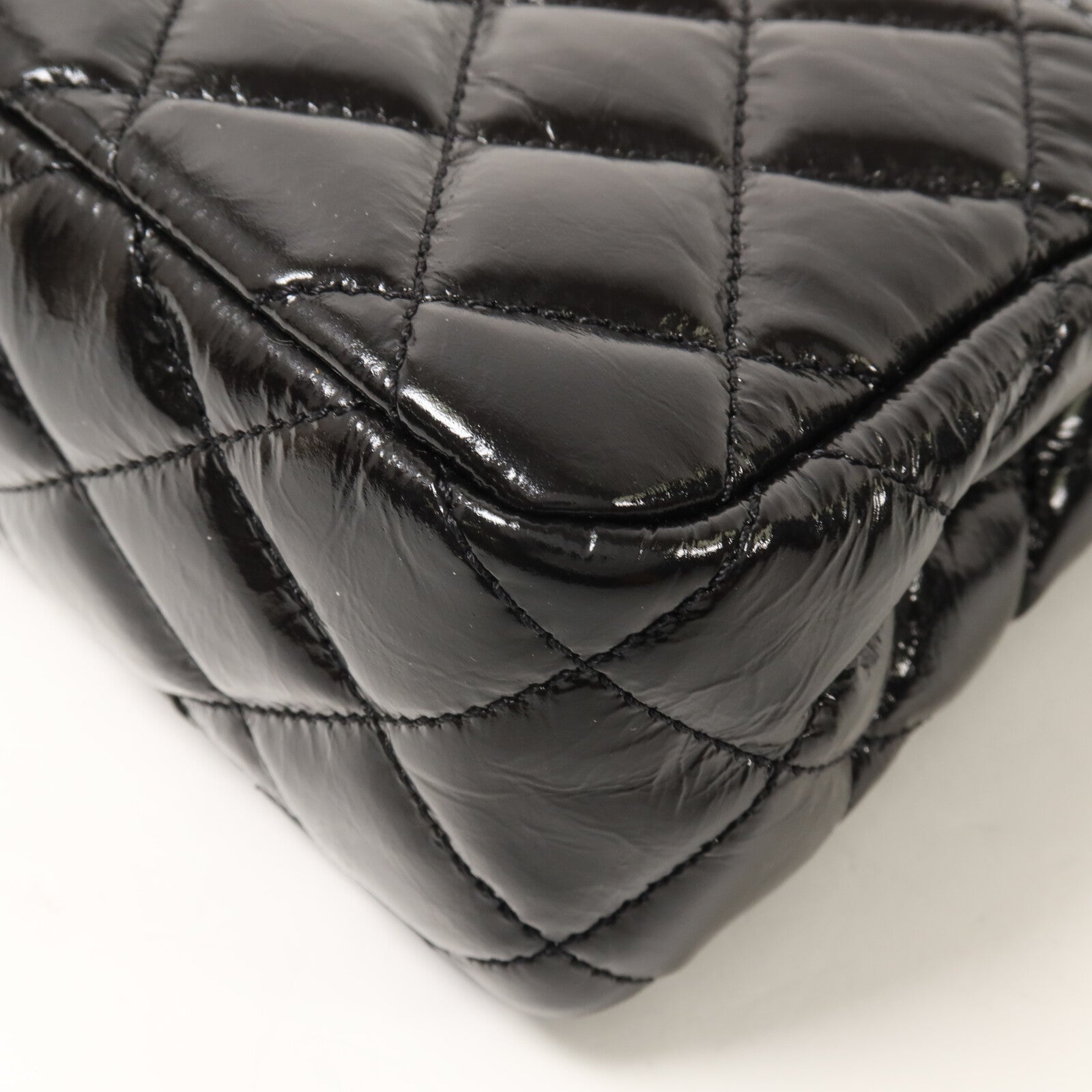 CHANEL 牛皮皮革Wavy CC Hobo Bag Small鏈帶肩背袋