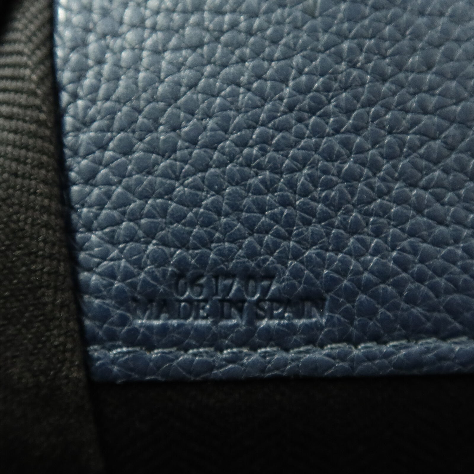 LOEWE 牛皮皮革Hammock Medium肩背袋