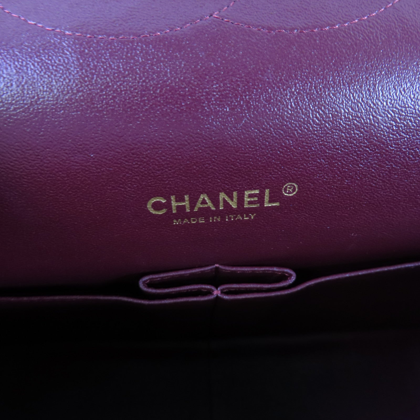 CHANEL 牛皮皮革Maxi Classic金扣鏈帶肩背袋