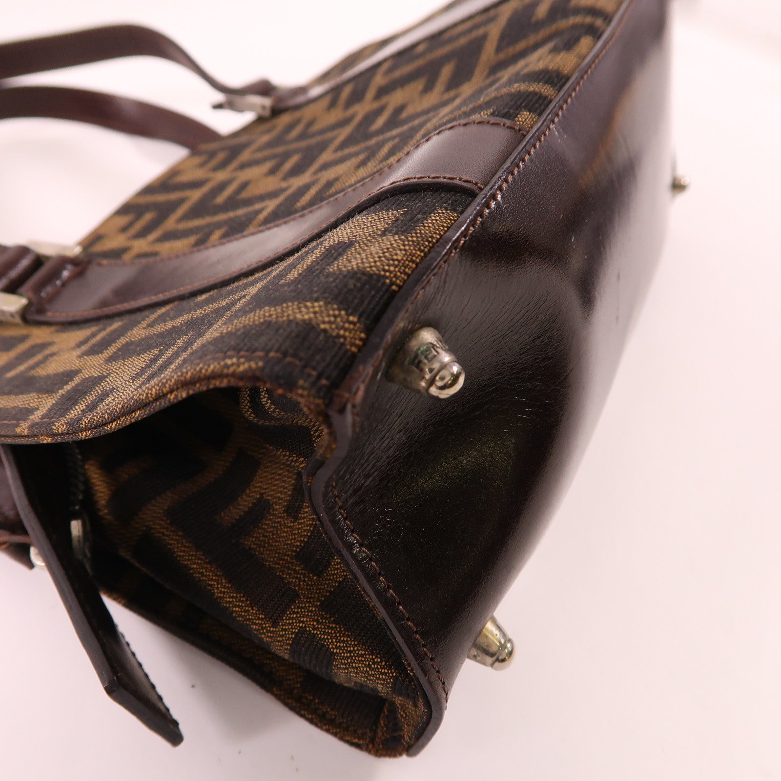 FENDI 帆布Hand Bag銀扣手挽袋