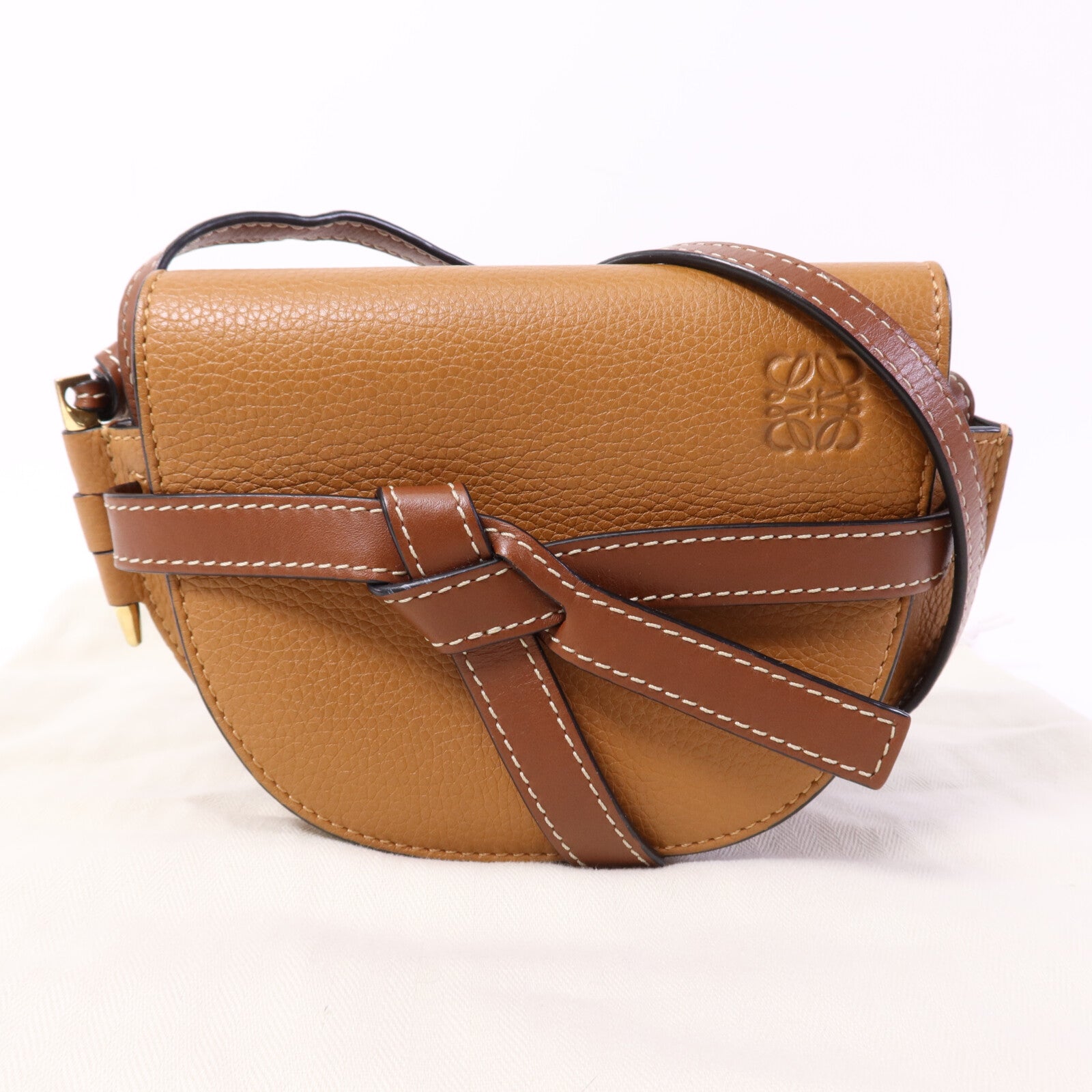 LOEWE 牛皮皮革Mini Gate金扣肩背袋