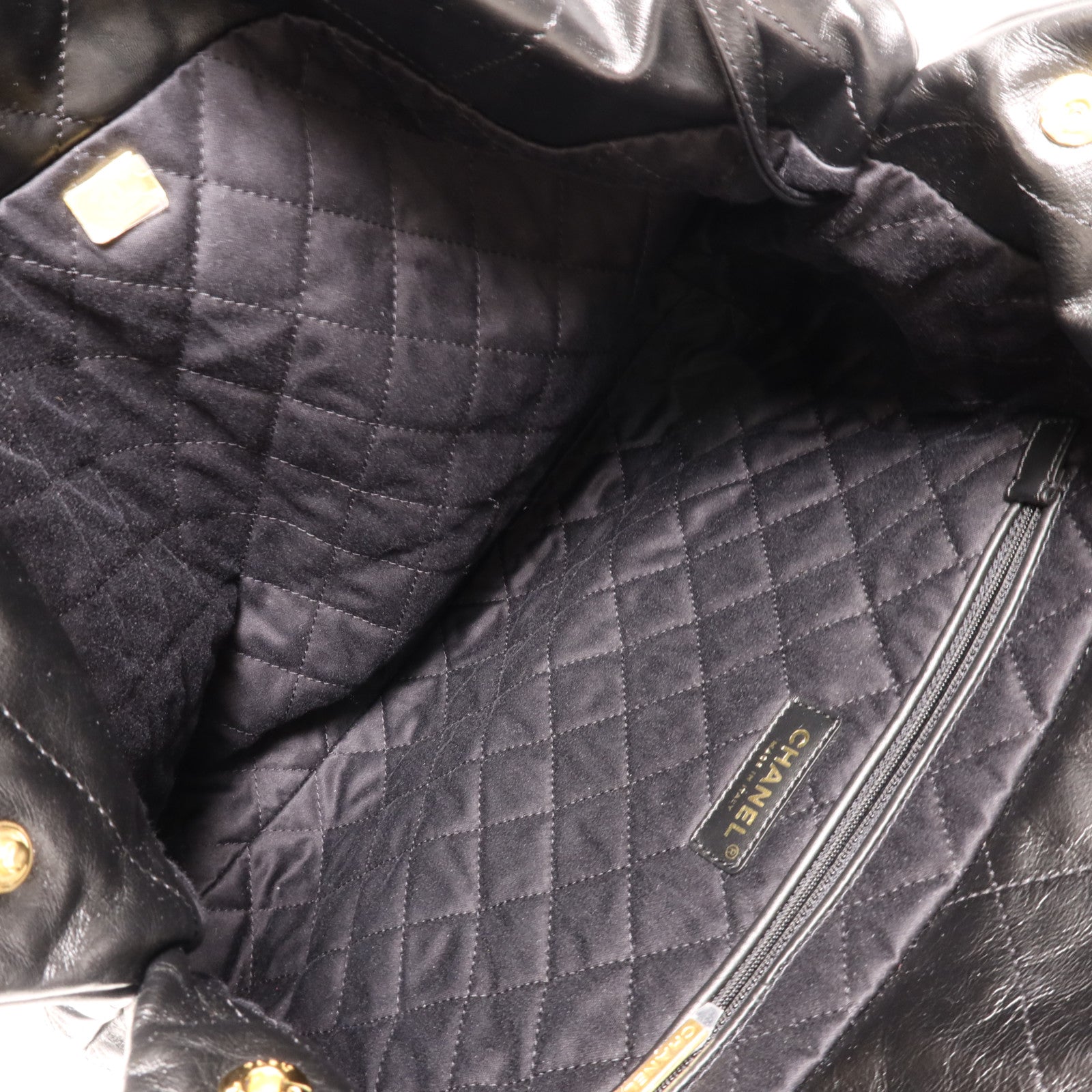 CHANEL 牛皮皮革Chanel 22 Medium金扣鏈帶肩背袋