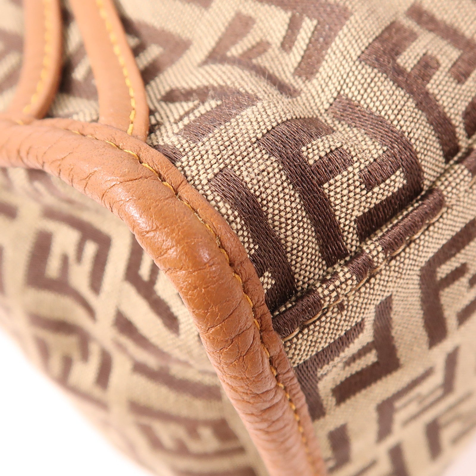 FENDI 帆布Hand Bag金扣手挽袋