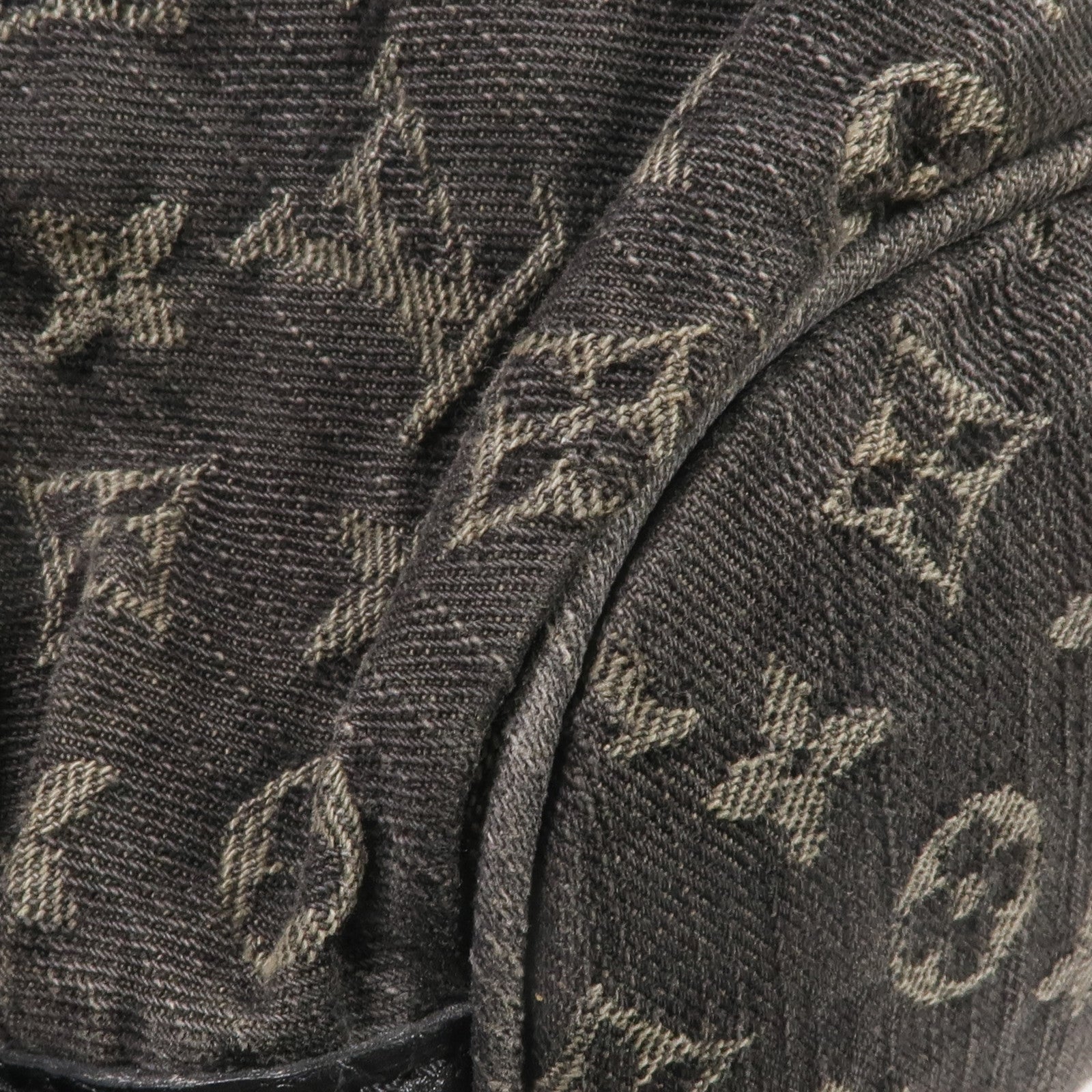 LOUIS VUITTON Monogram Denim Slightly金扣肩背袋