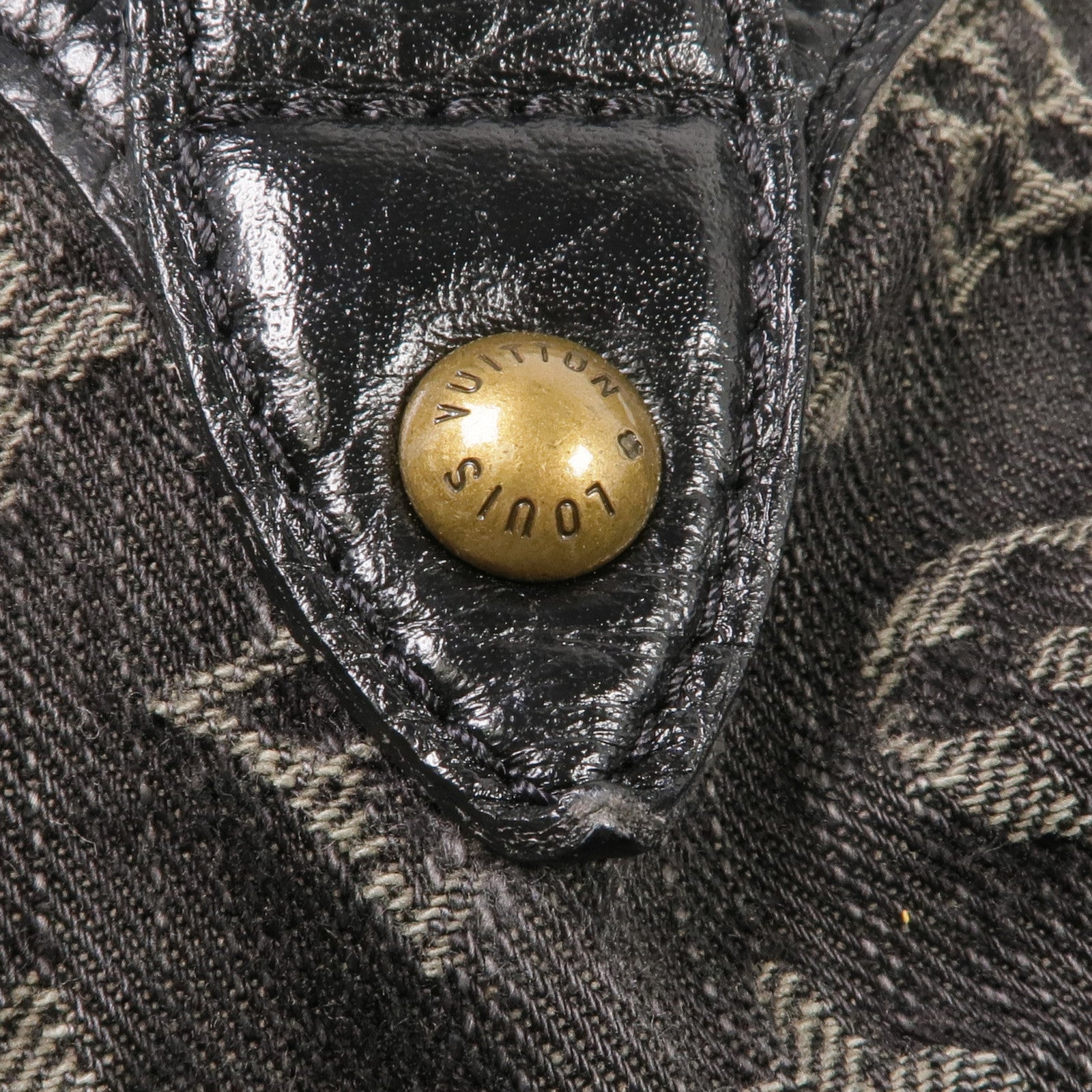 LOUIS VUITTON Monogram Denim Slightly金扣肩背袋