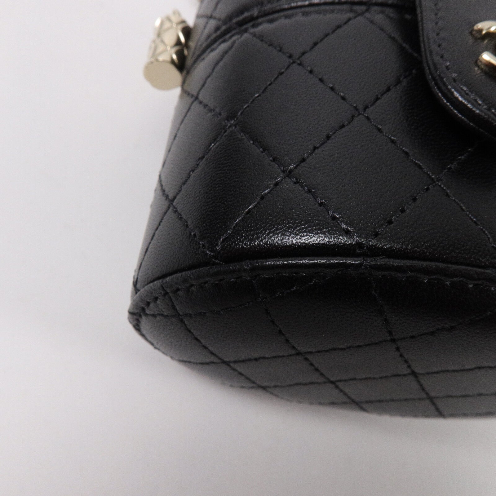 CHANEL 牛皮皮革Vanity Case鏈帶肩背袋
