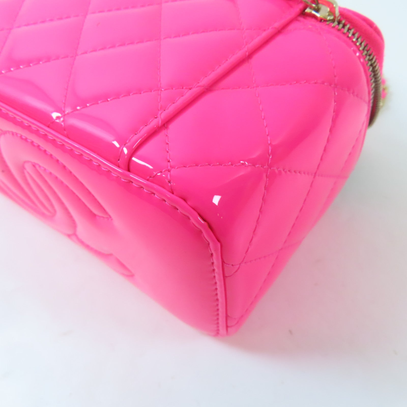 CHANEL 菱格漆皮皮革Vanity Case With Gold Ball金扣鏈帶肩背袋粉色