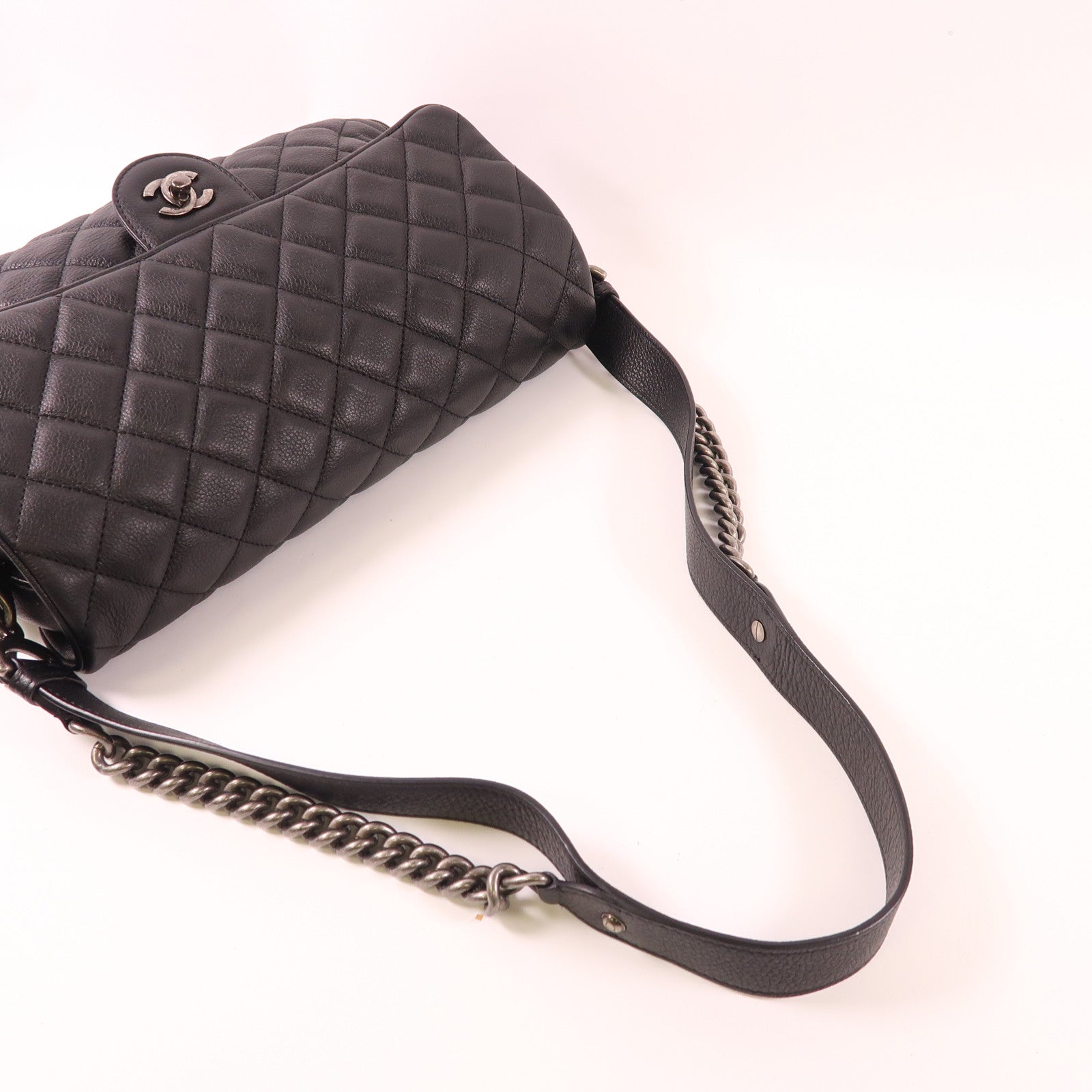 CHANEL CC Shoulder Bag Calfskin Leather Black