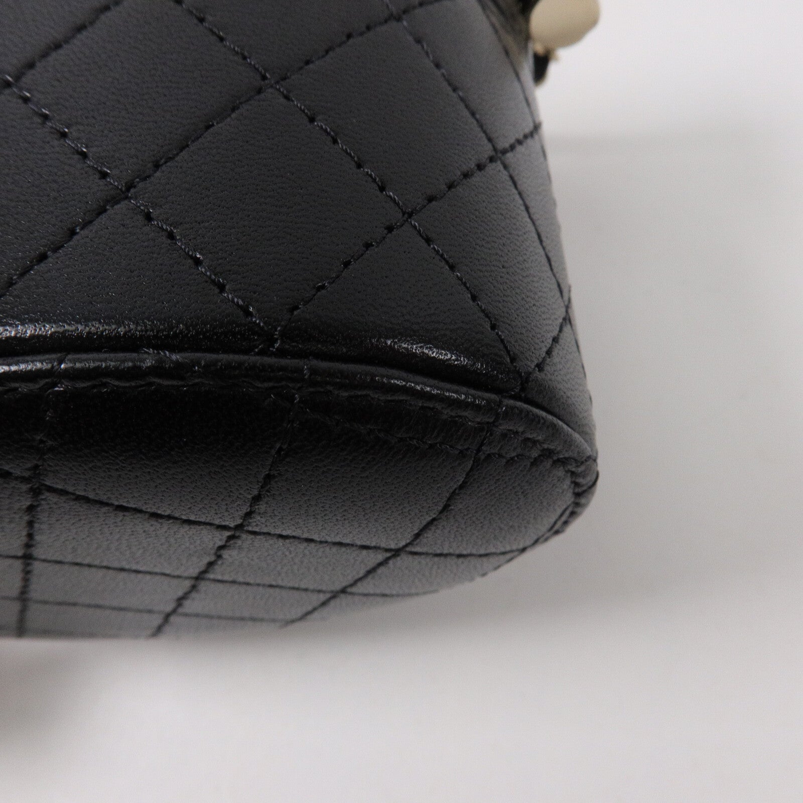 CHANEL 牛皮皮革Vanity Case鏈帶肩背袋