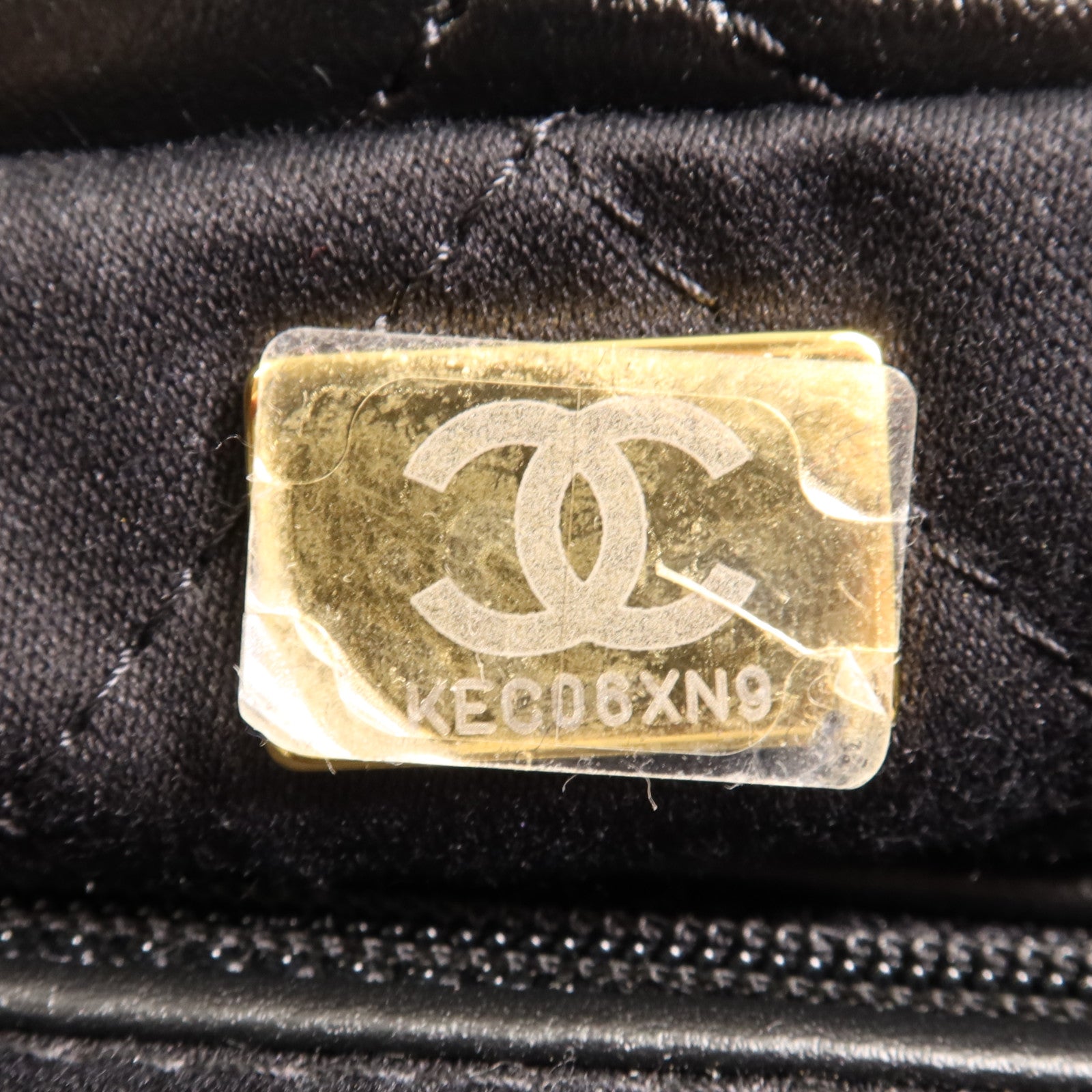 CHANEL 牛皮皮革Chanel 22 Medium金扣鏈帶肩背袋