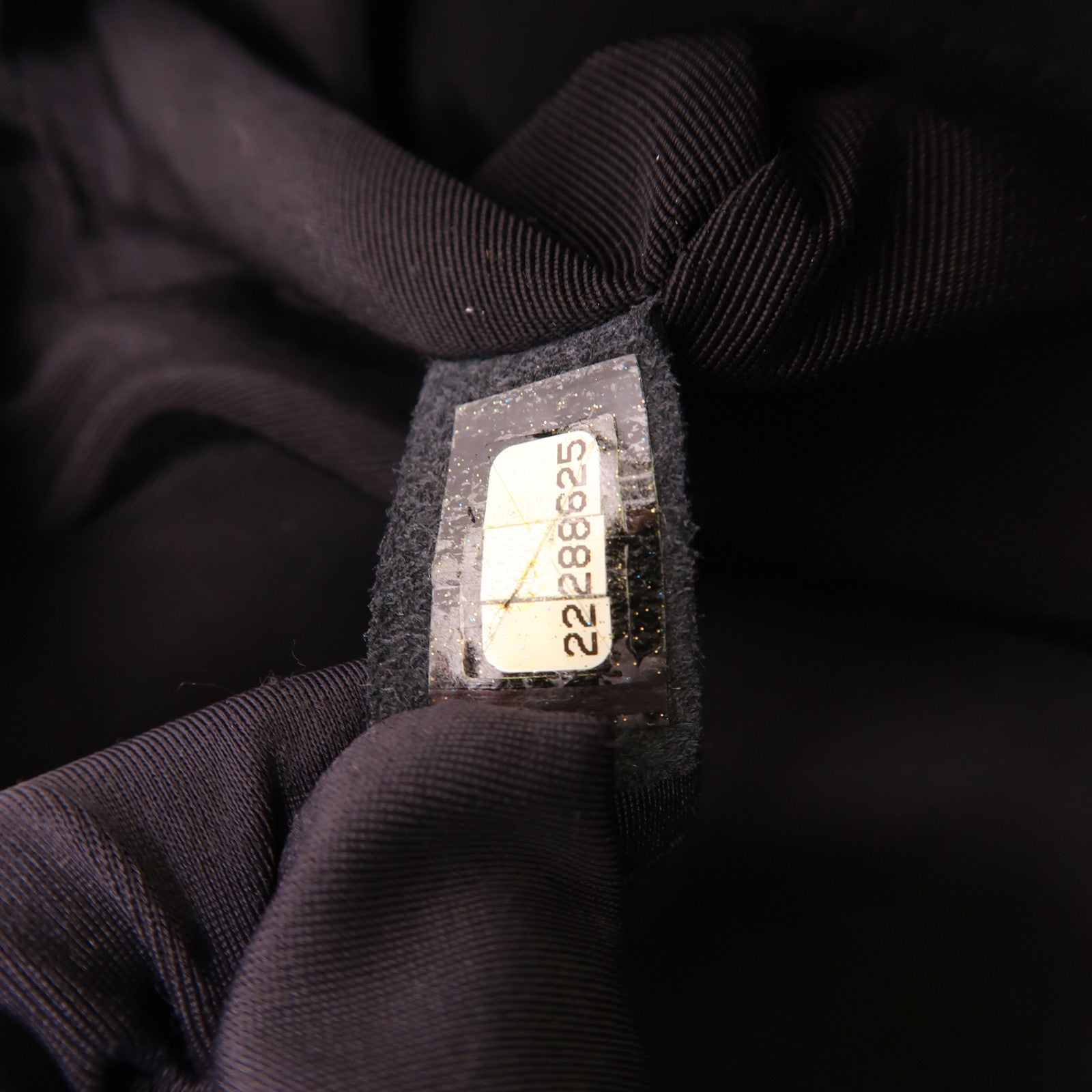 CHANEL CC Shoulder Bag Calfskin Leather Black