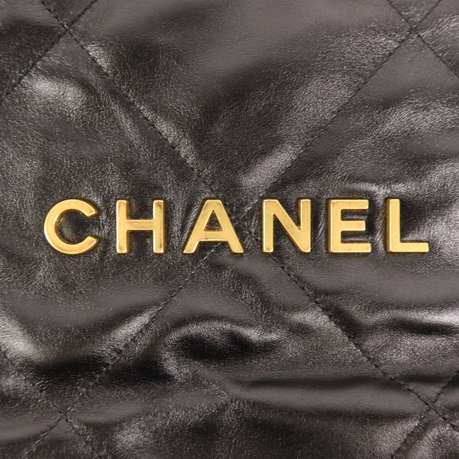 CHANEL 牛皮皮革Chanel 22 Medium金扣鏈帶肩背袋