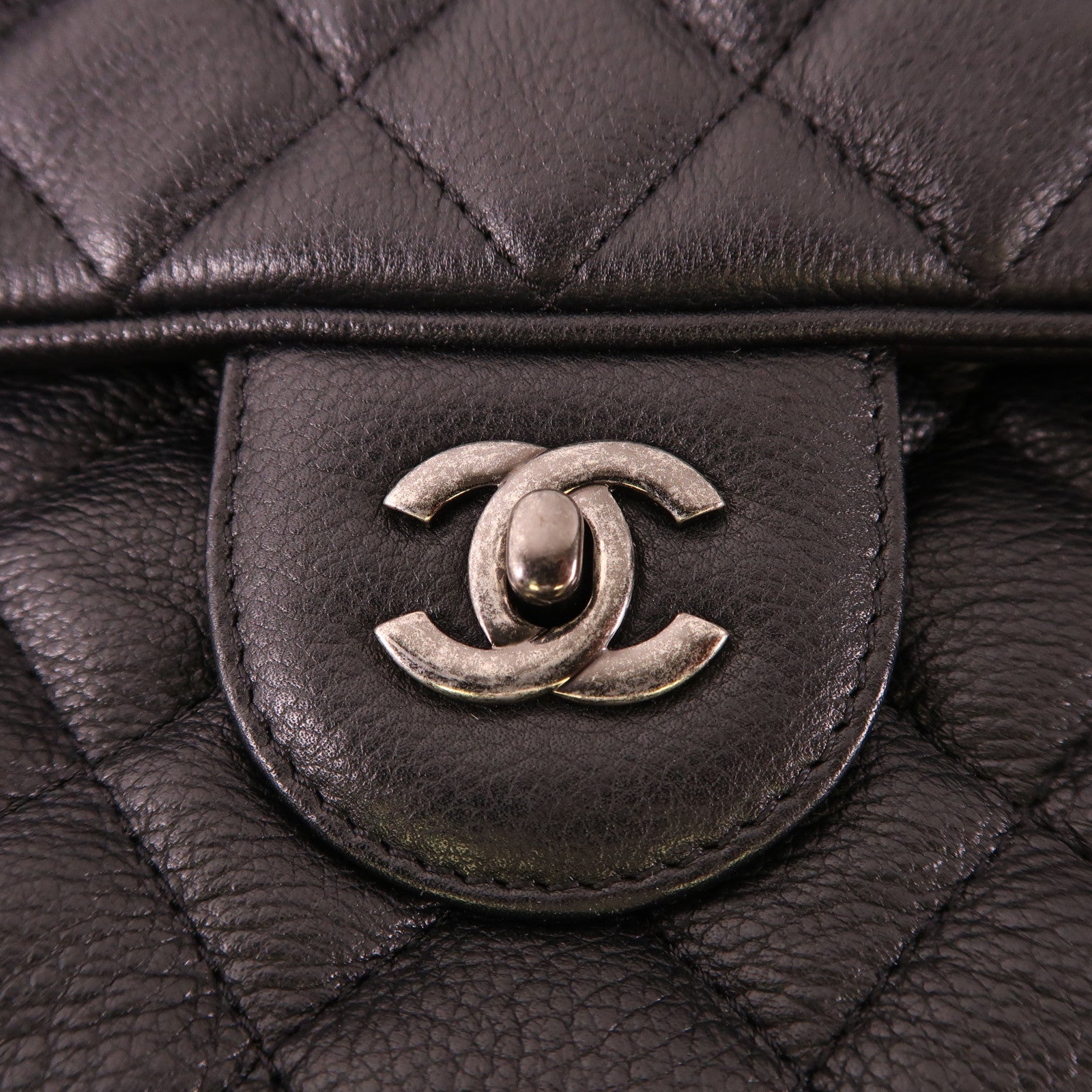 CHANEL CC Shoulder Bag Calfskin Leather Black