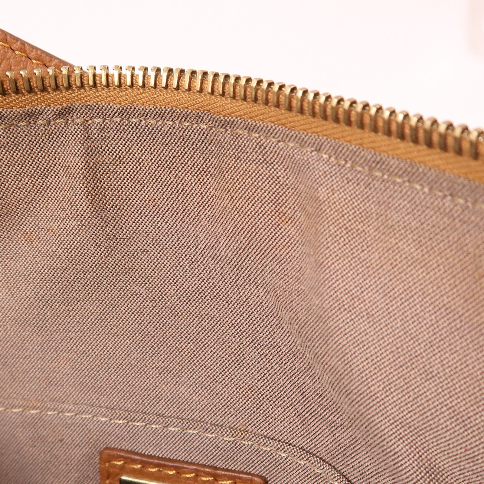 FENDI 帆布Hand Bag金扣手挽袋
