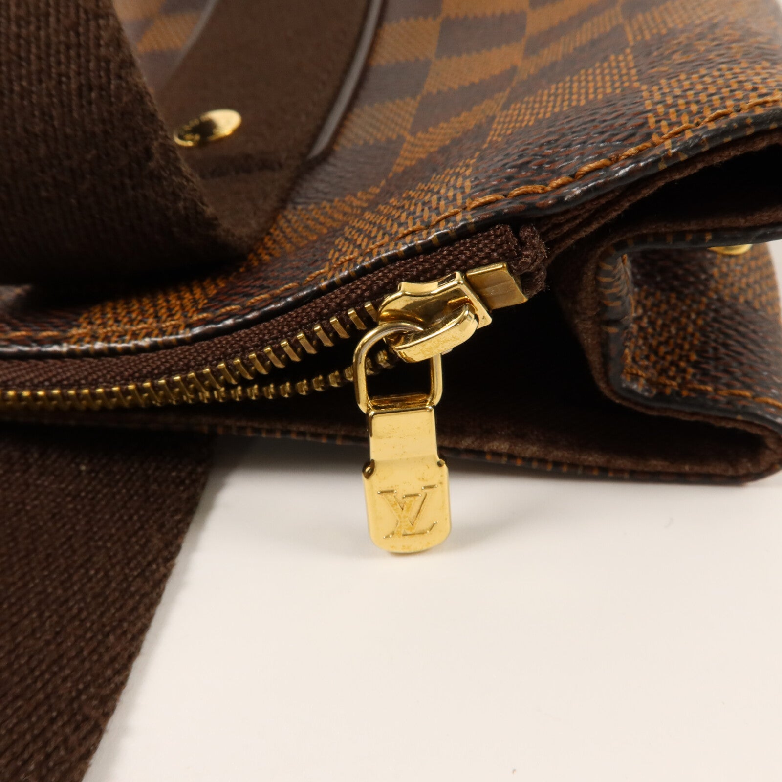 LOUIS VUITTON Damier Beaubourg金扣肩背袋棕色