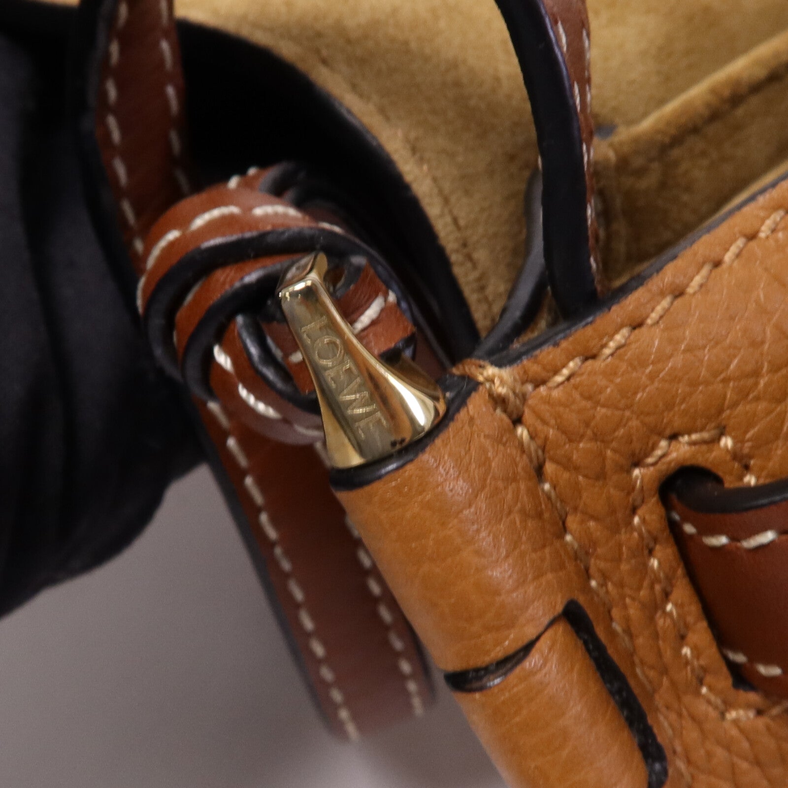 LOEWE 牛皮皮革Mini Gate金扣肩背袋