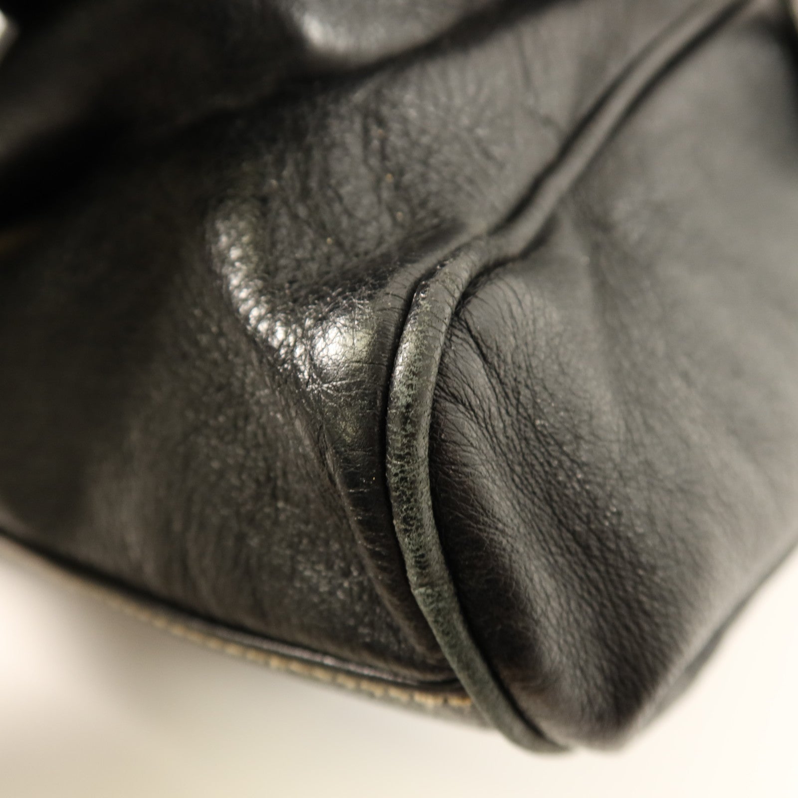 GUCCI Hysteria皮革Duffle Bag銀扣肩背袋