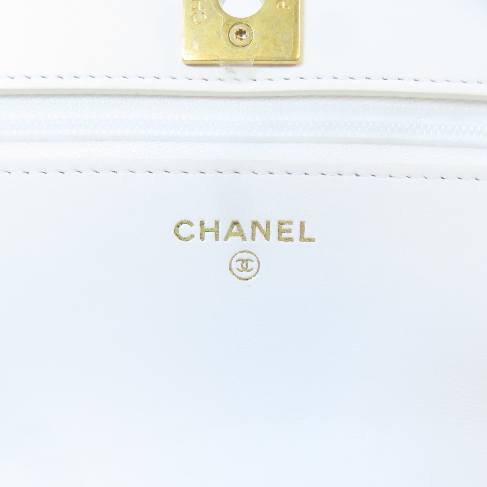 CHANEL 【激減優惠】菱格牛皮皮革WOC Wallet On Chain金扣鏈帶肩背袋白色