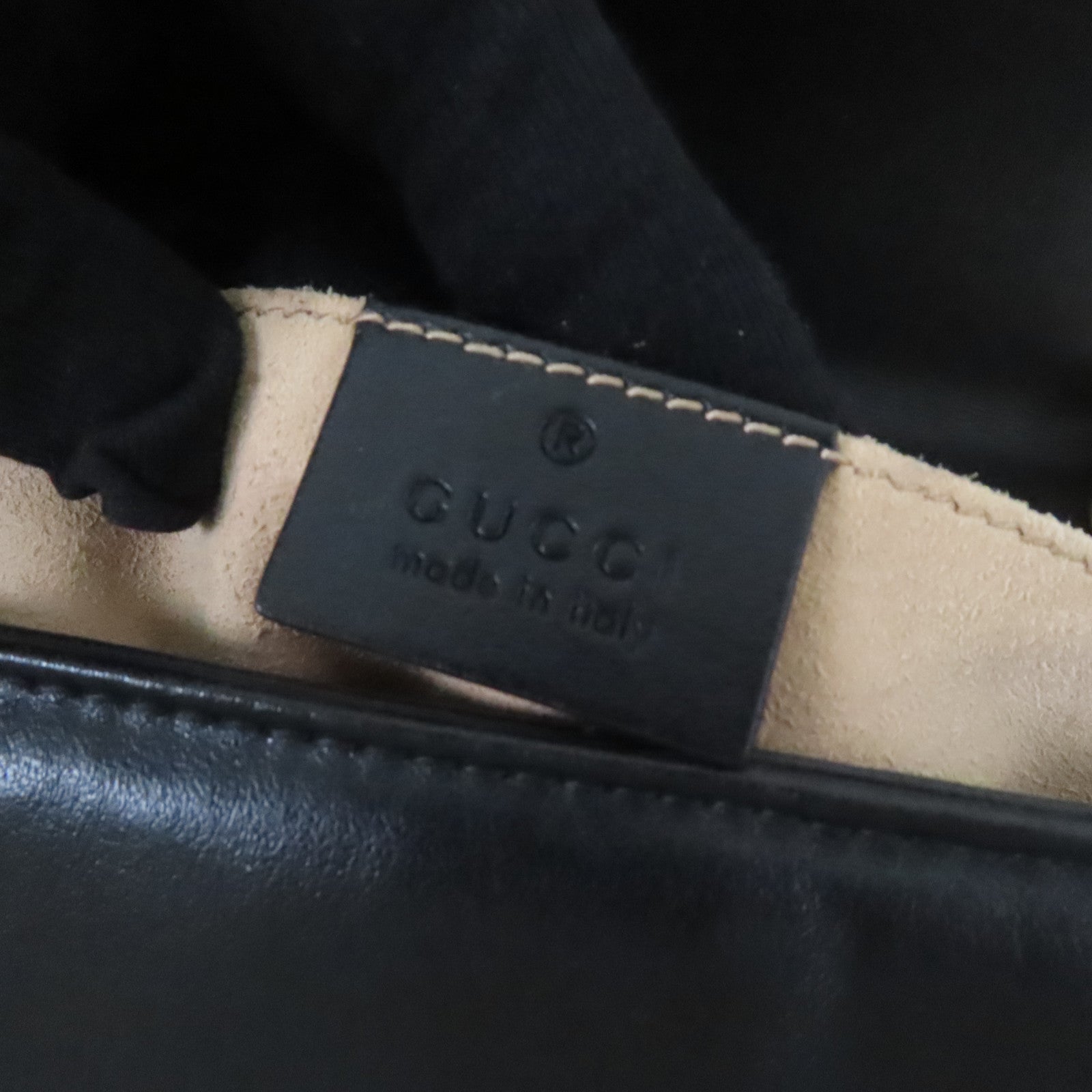 GUCCI 牛皮皮革GG Marmont金扣鏈帶肩背袋黑色