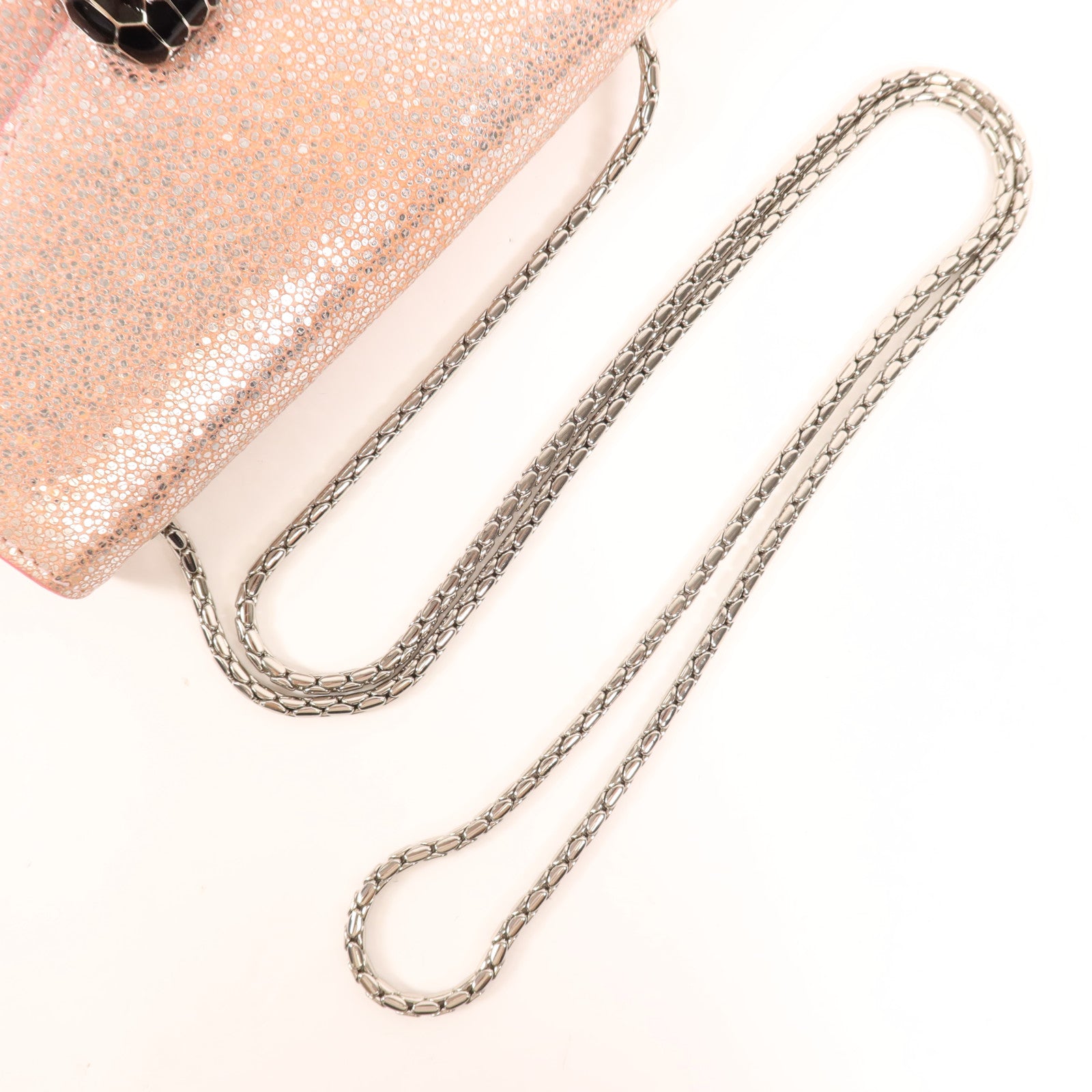 BVLGARI 魔鬼魚皮革Serpenti Forever銀扣鏈帶肩背袋