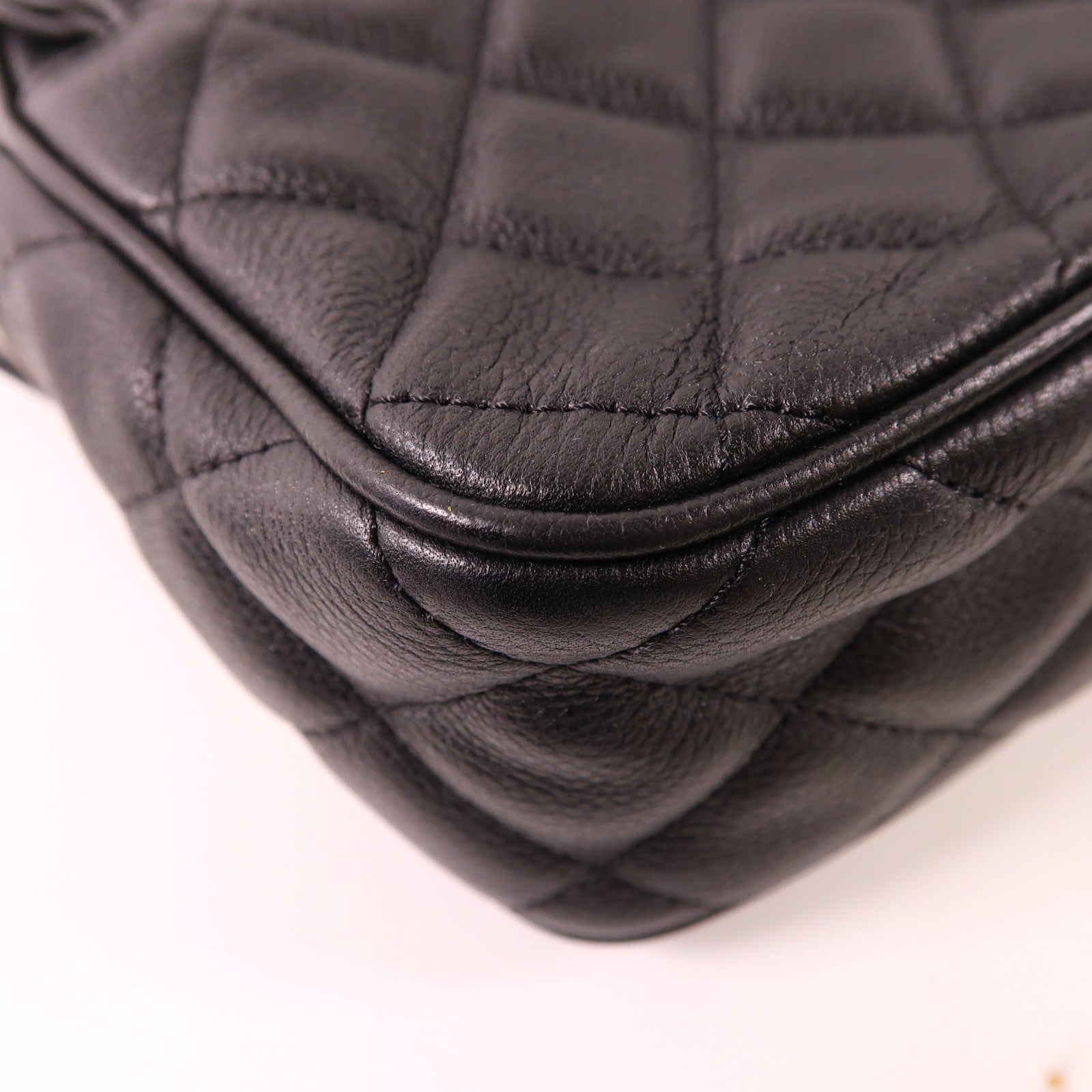 CHANEL CC Shoulder Bag Calfskin Leather Black