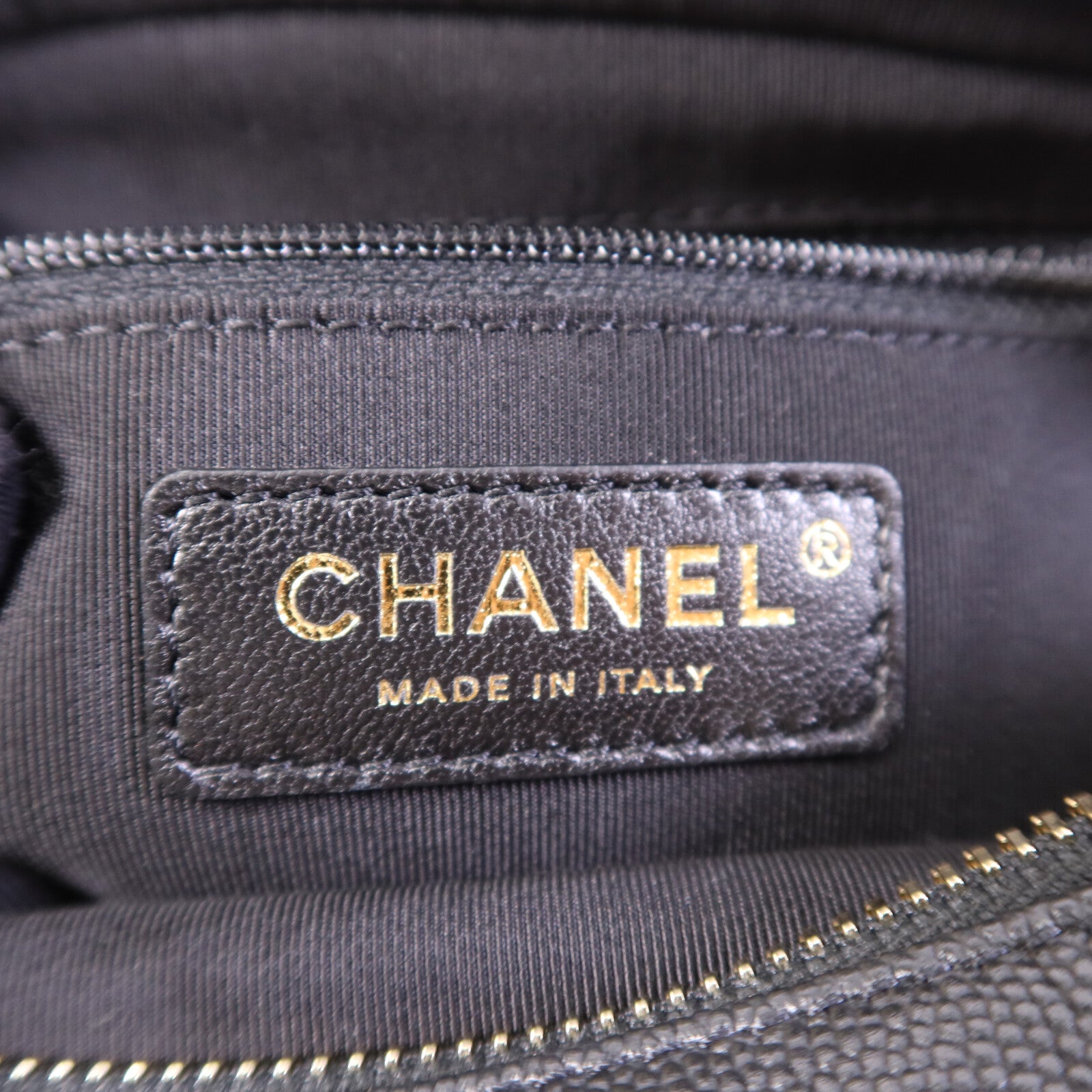 CHANEL 牛皮皮革Waist Bag金扣鏈帶腰包