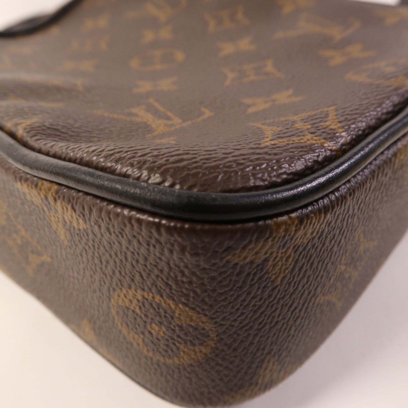 LOUIS VUITTON Monogram Macassar Christopher Wearable Wallet肩背袋