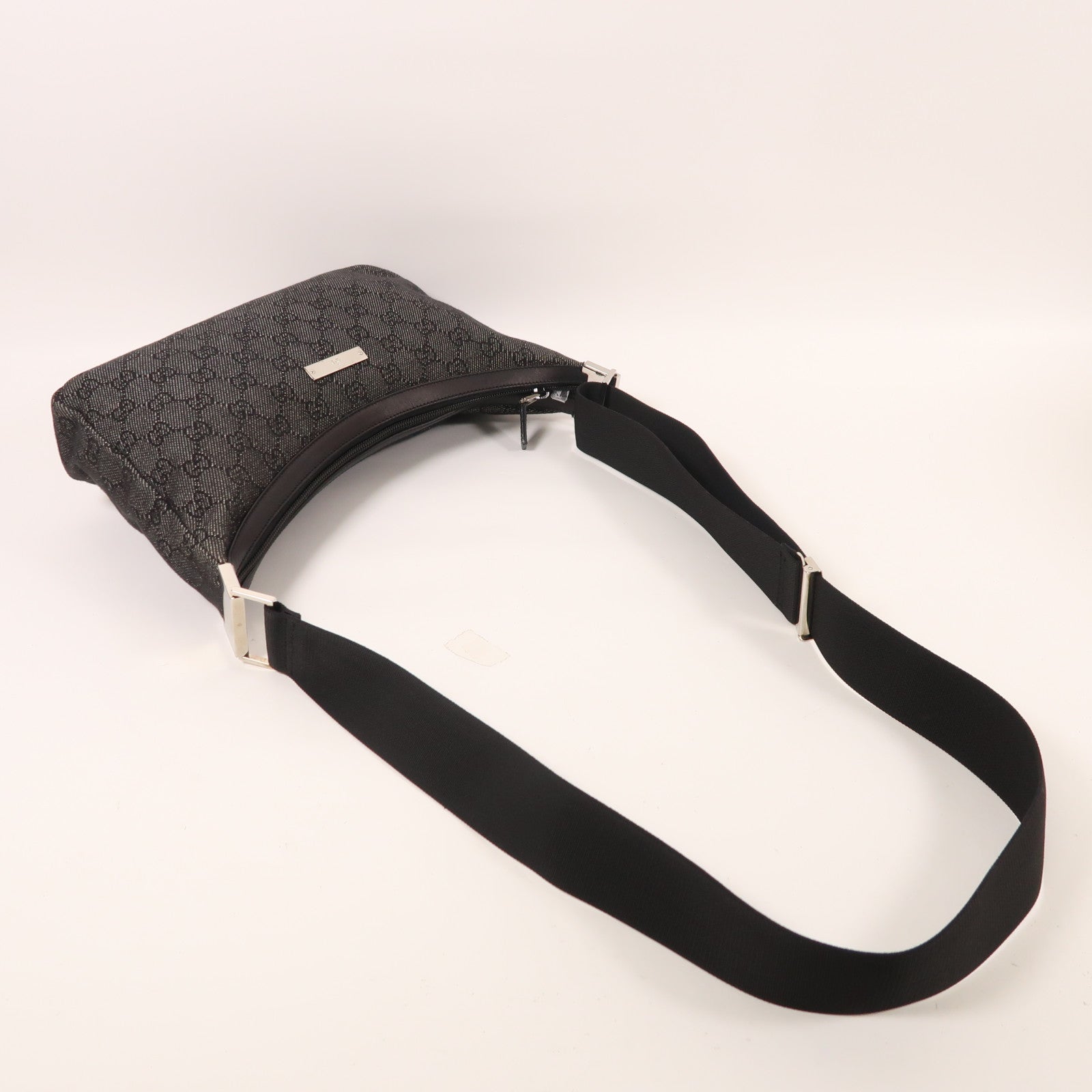 GUCCI 帆布Shoulder Bag銀扣肩背袋