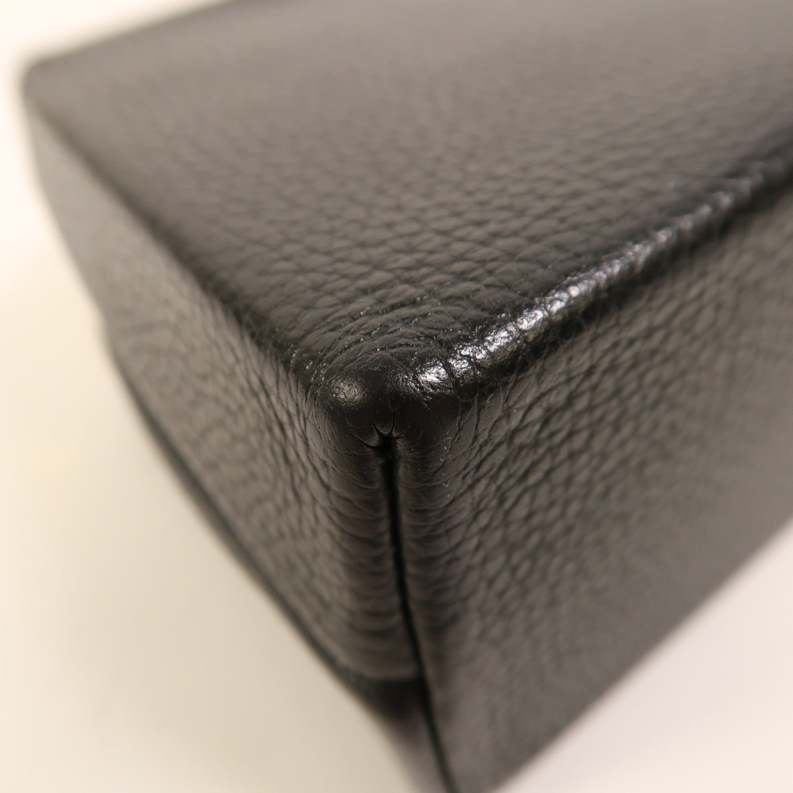 MOSCHINO 牛皮皮革Chain Shoulder金扣鏈帶肩背袋