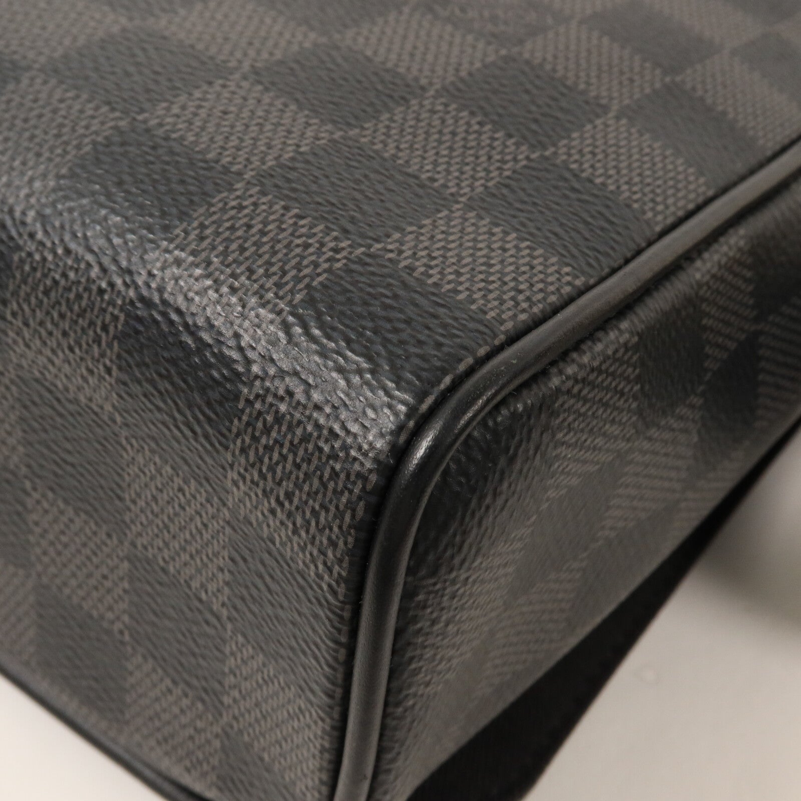 LOUIS VUITTON Damier Graphite Distrist PM肩背袋