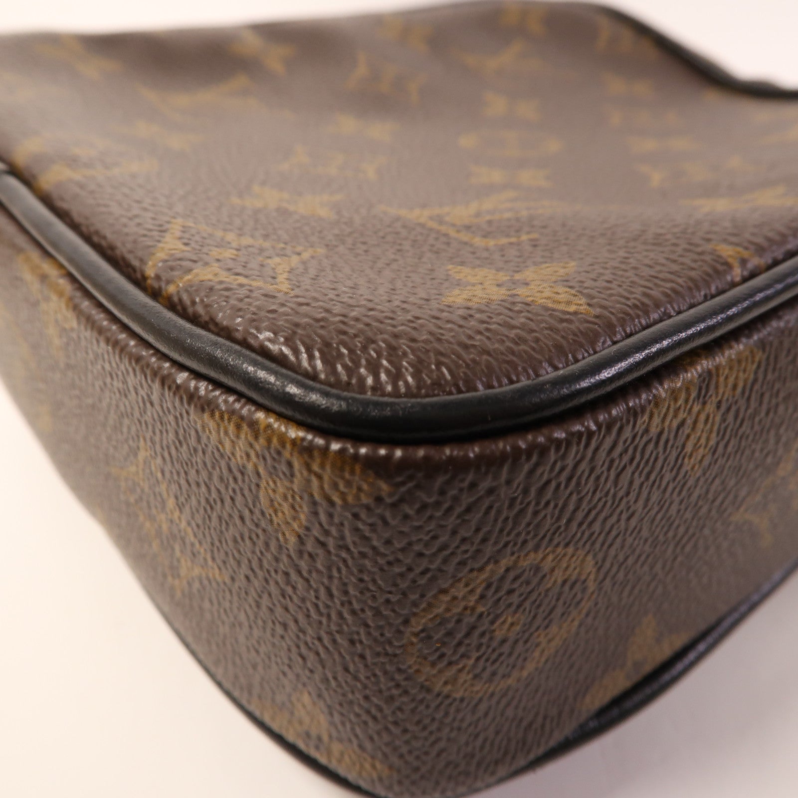 LOUIS VUITTON Monogram Macassar Christopher Wearable Wallet肩背袋