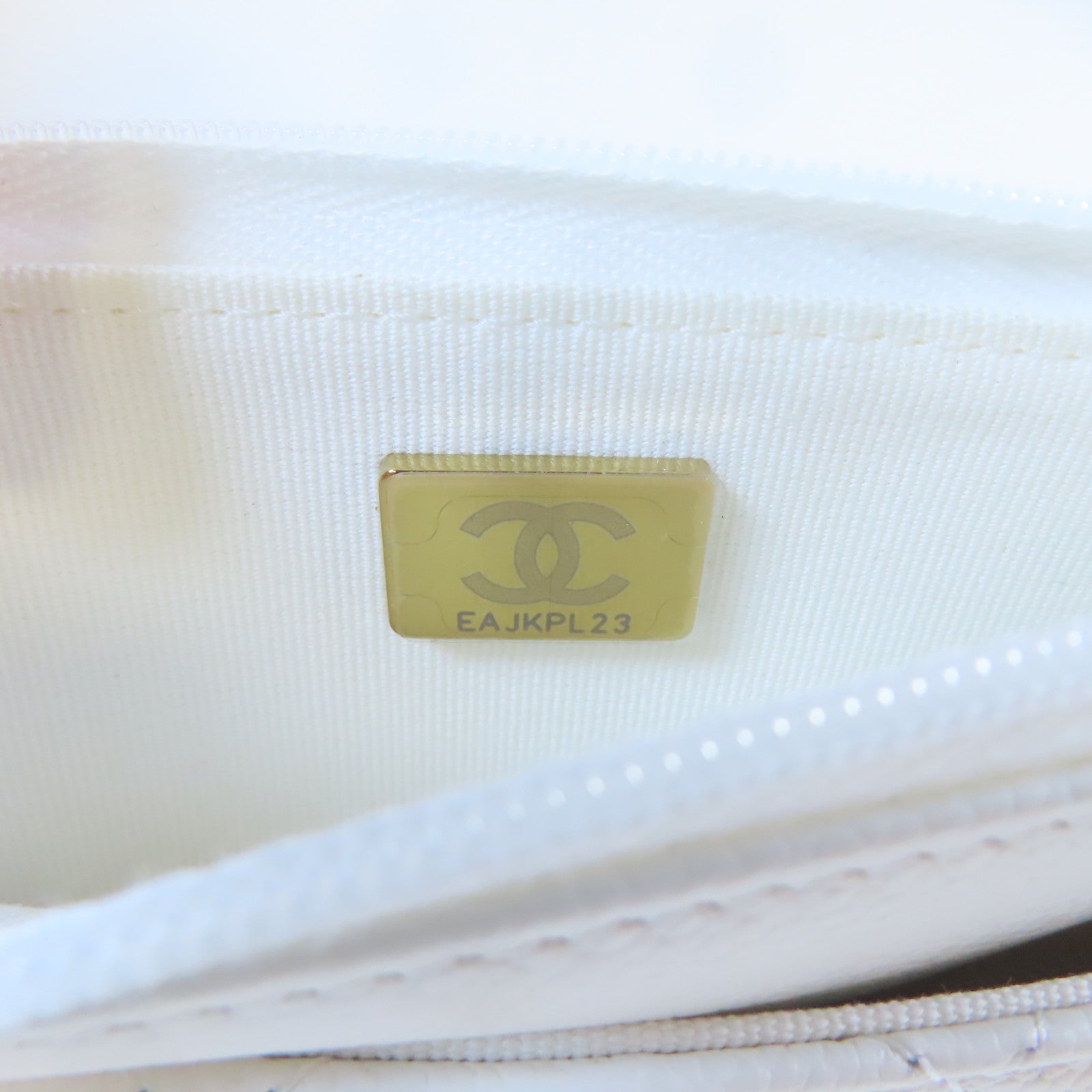 CHANEL 【激減優惠】菱格牛皮皮革WOC Wallet On Chain金扣鏈帶肩背袋白色