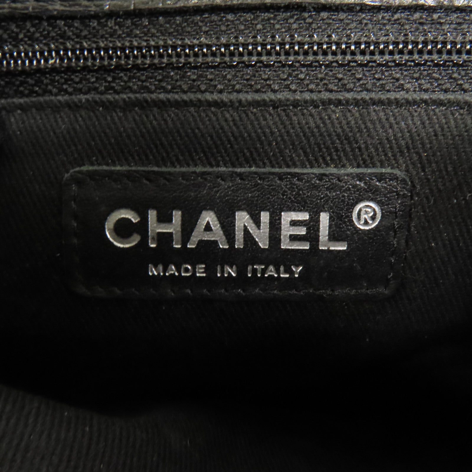 CHANEL 牛皮皮革Chain Shoulder銀扣肩背袋