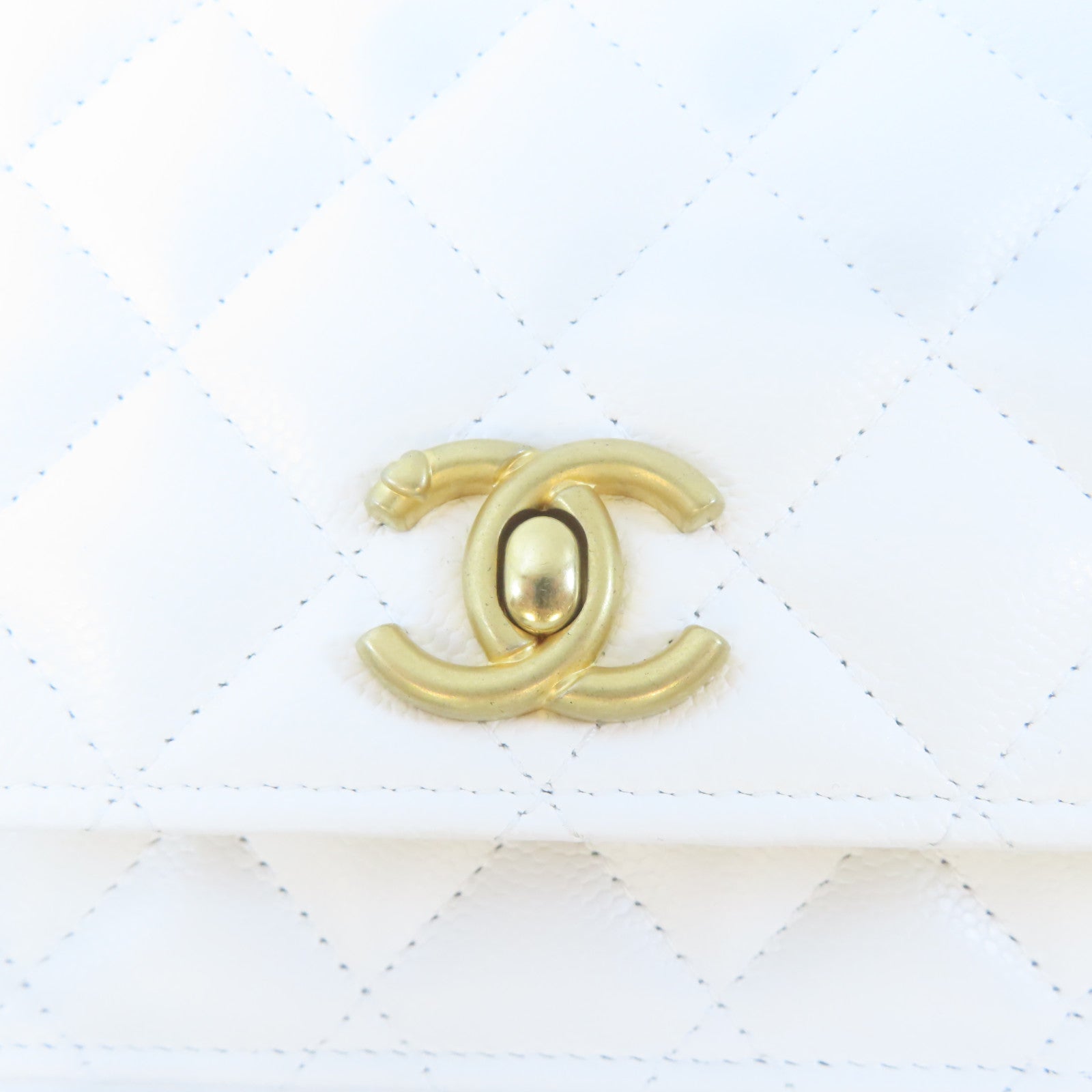 CHANEL 【激減優惠】菱格牛皮皮革WOC Wallet On Chain金扣鏈帶肩背袋白色