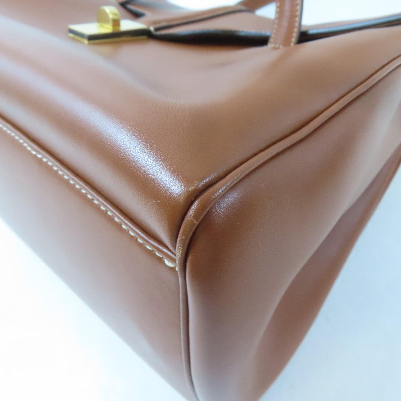 CELINE 牛皮皮革Soft 16 Small金扣肩背袋啡色