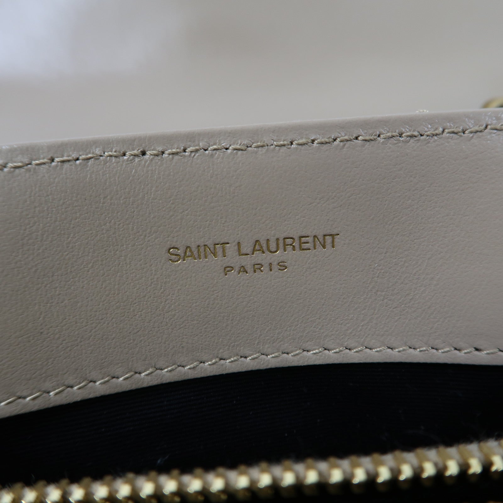 SAINT LAURENT 牛皮皮革Lou Lou金扣鏈帶肩背袋米色