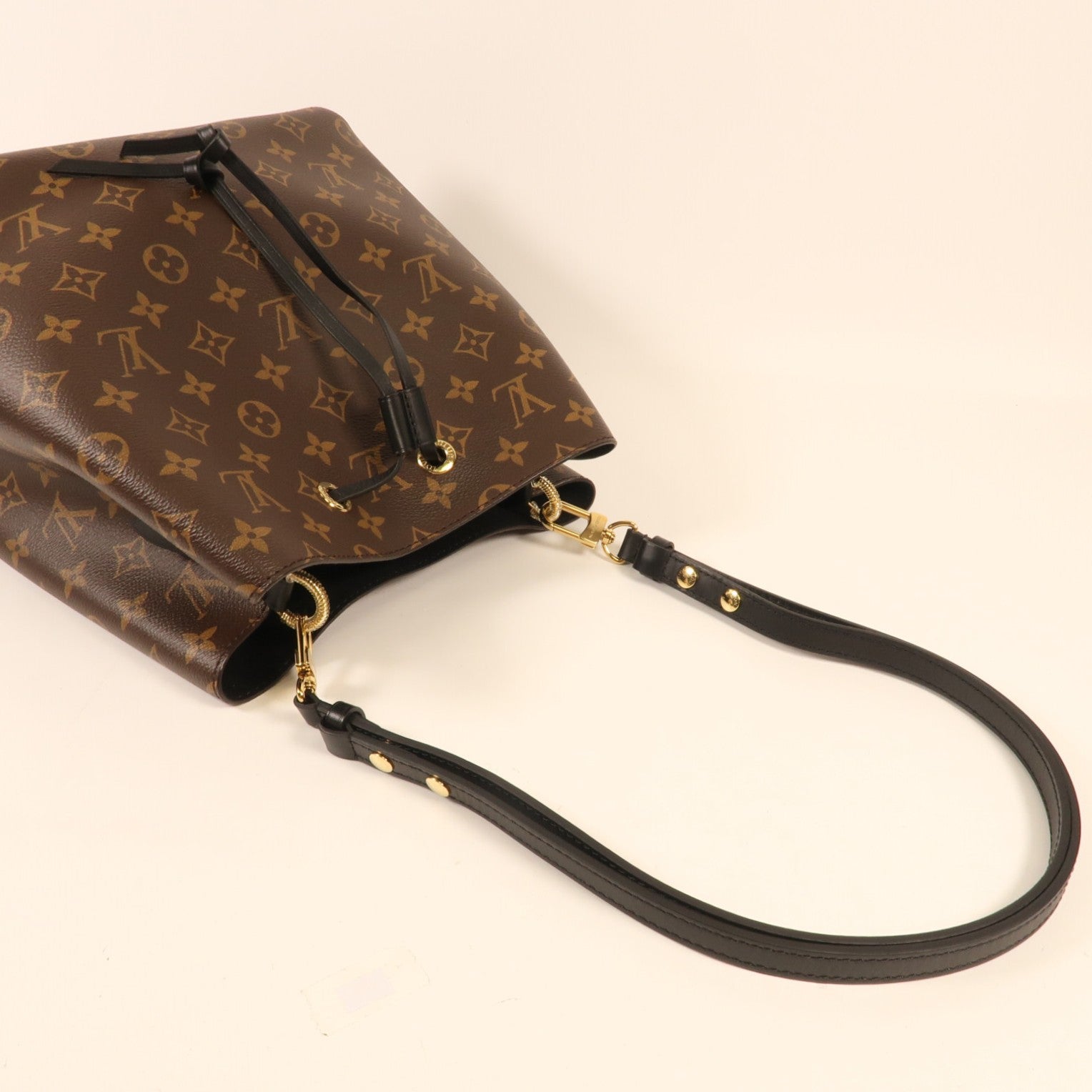 LOUIS VUITTON Monogram Neo Noe MM金扣肩背袋