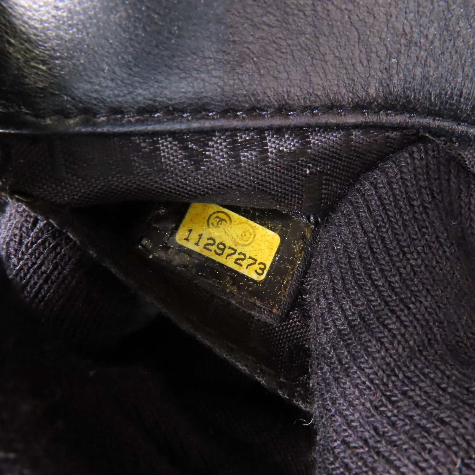 CHANEL 牛皮皮革Chain Shoulder金扣鏈帶肩背袋