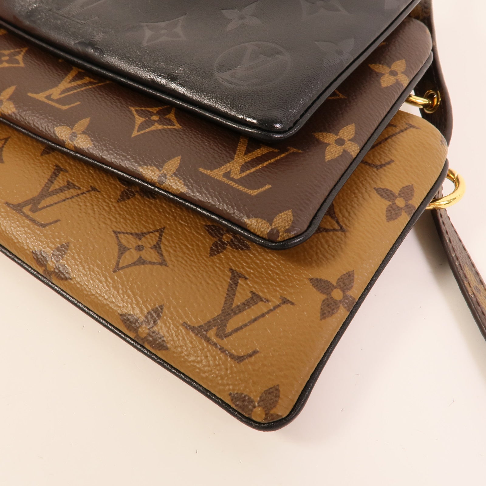 LOUIS VUITTON Mono-Reverse Pochette LV3肩背袋