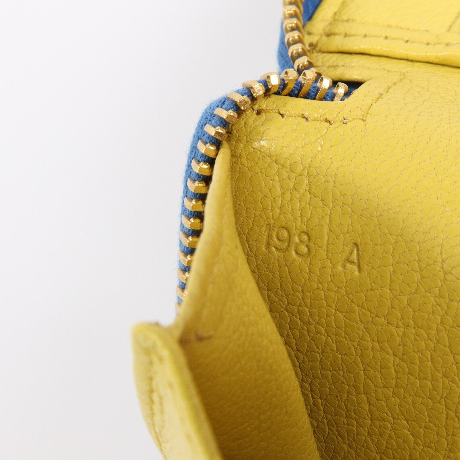 Miu Miu 牛皮皮革Zipper Long Wallet長錢包