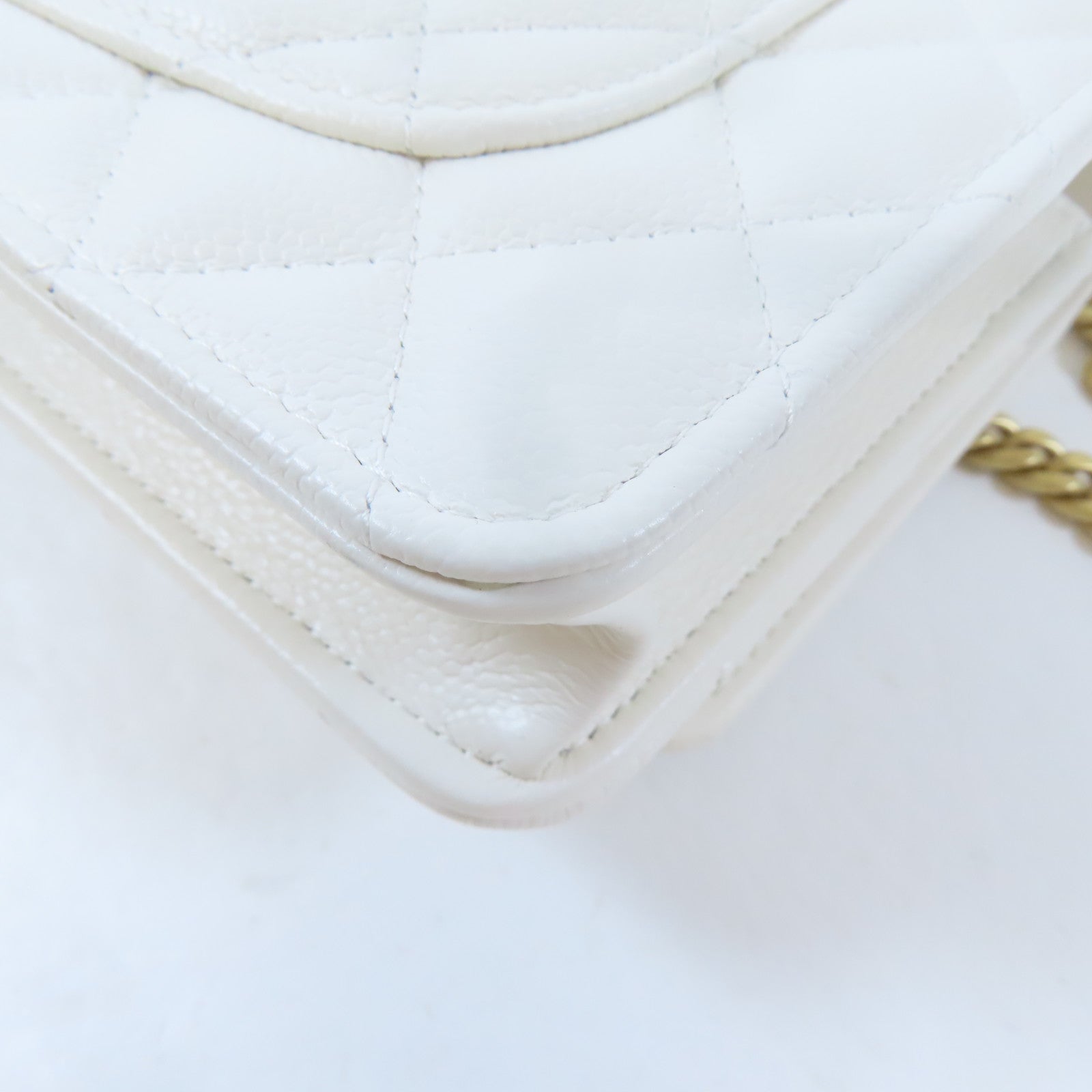 CHANEL 【激減優惠】菱格牛皮皮革WOC Wallet On Chain金扣鏈帶肩背袋白色