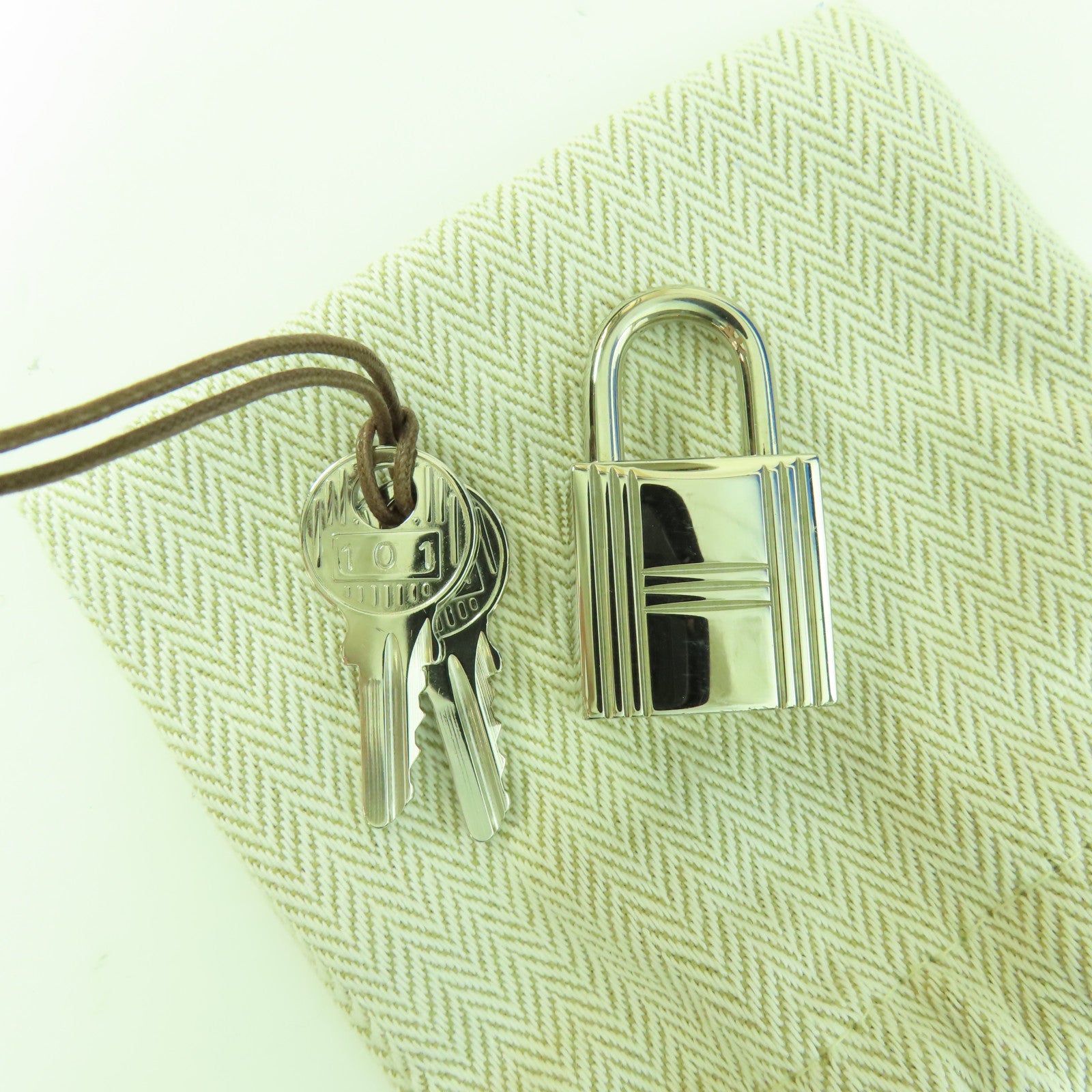 HERMES Clemence皮革Picotin MM銀扣手挽袋Bleu Hydra