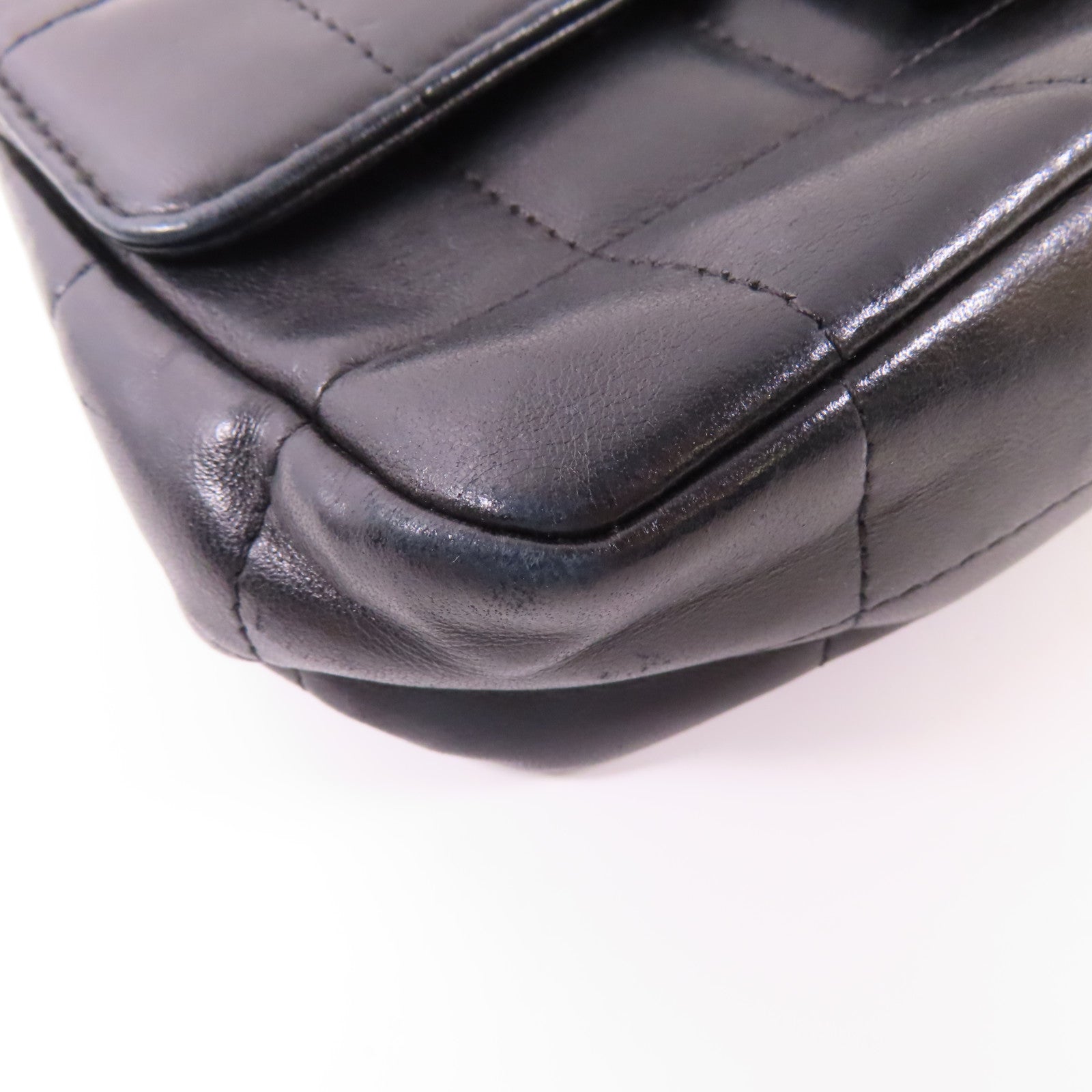 CHANEL 牛皮皮革Chain Shoulder金扣鏈帶肩背袋