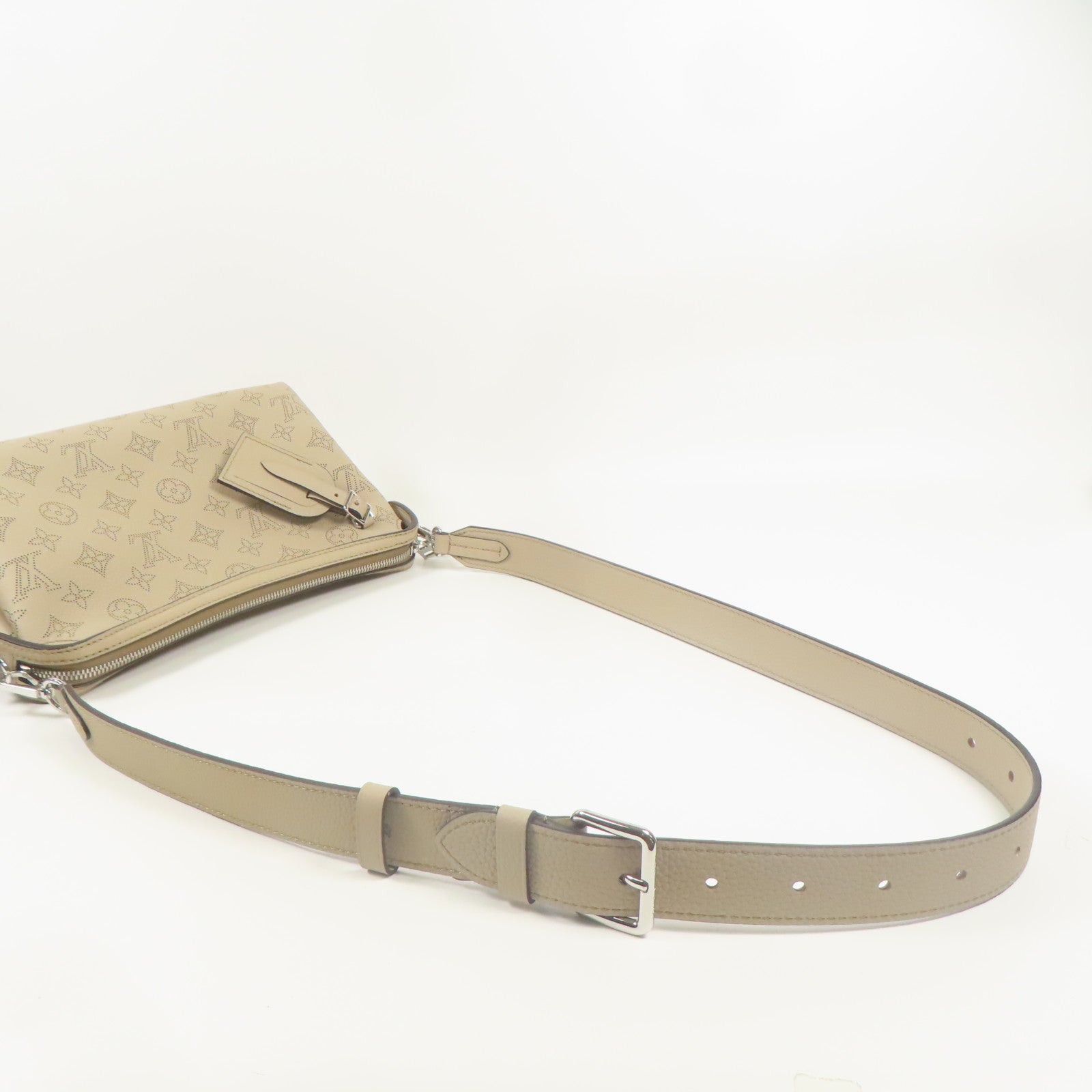 LOUIS VUITTON Mahina Hand It All PM銀扣手挽肩背兩用袋