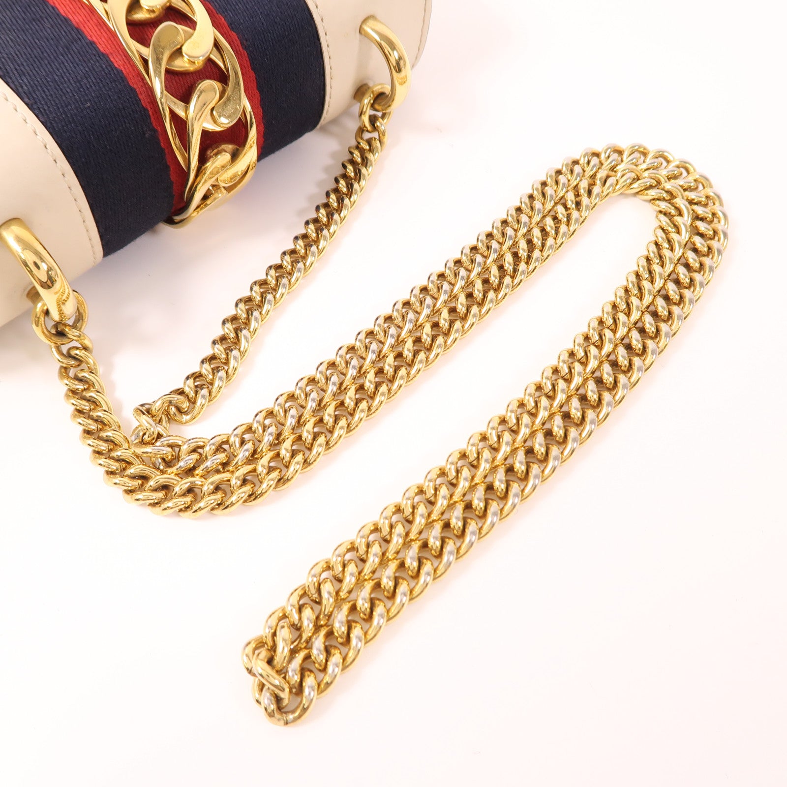 GUCCI 【激減優惠】牛皮皮革Sylvie金扣鏈帶肩背袋