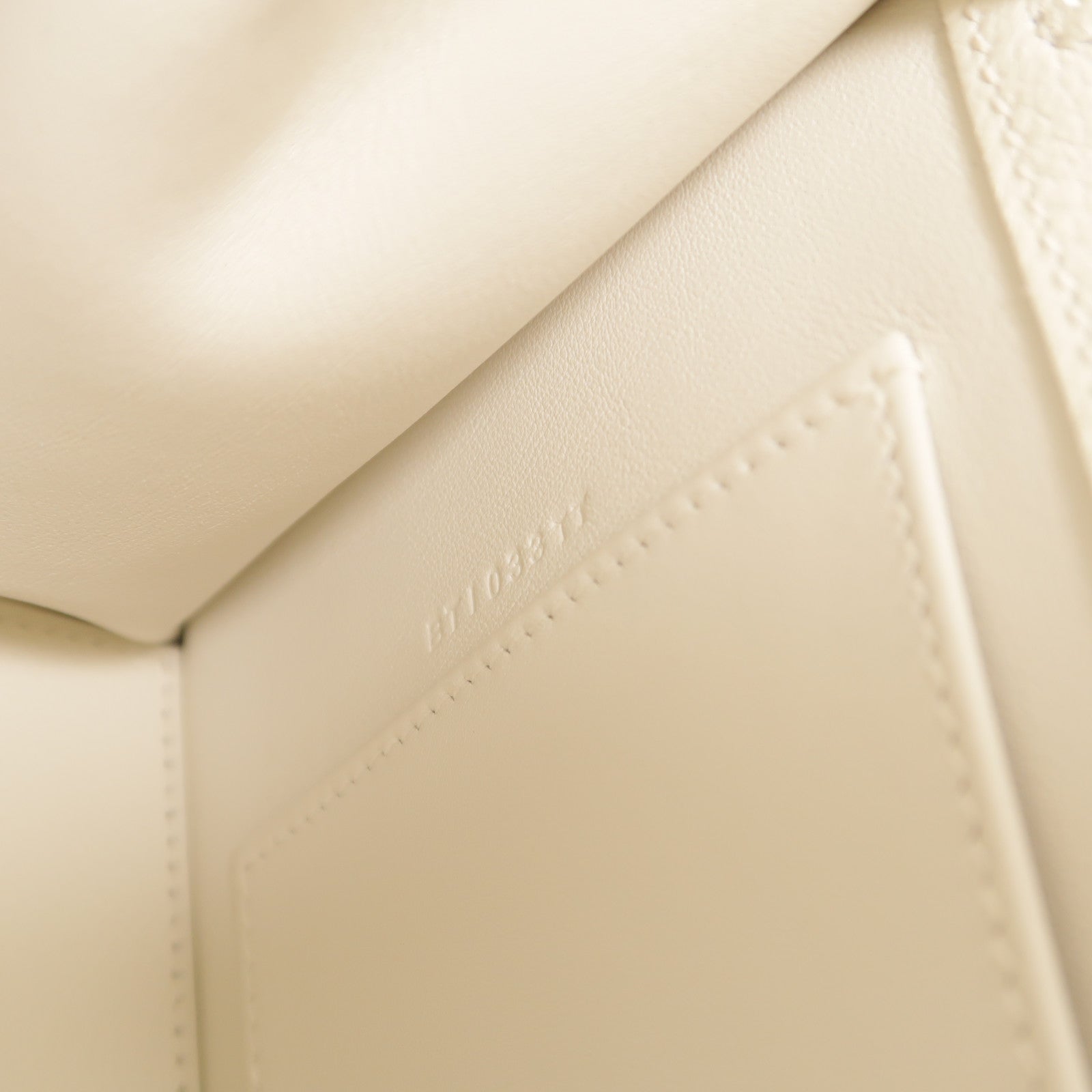 HERMES Evercolor皮革Kelly Danse II肩背袋Blanc