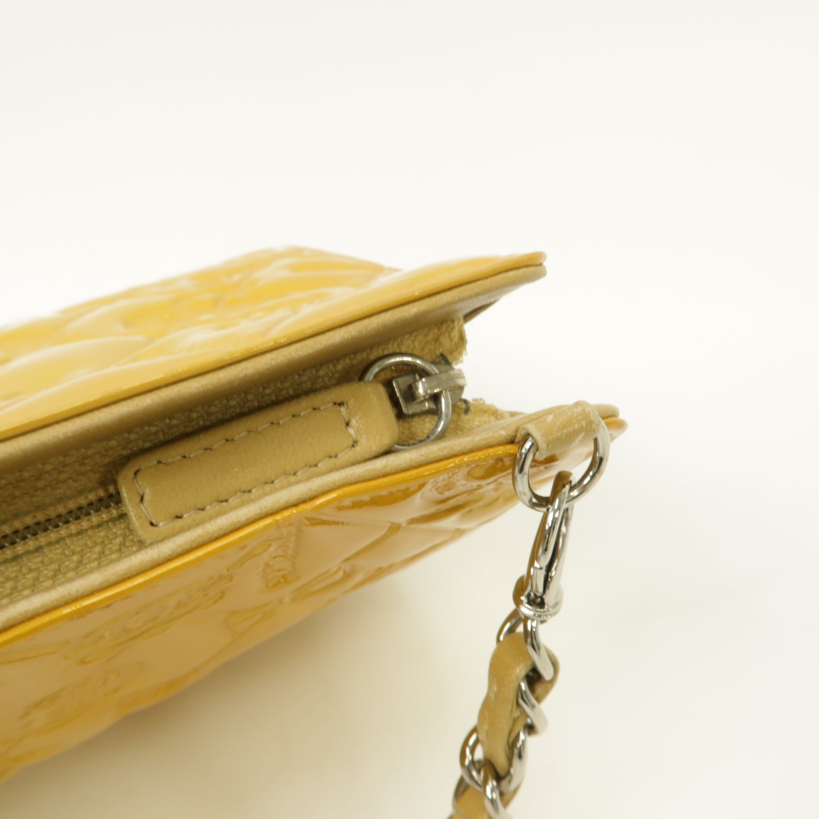 CHANEL 漆皮皮革Chain Shoulder Bag銀扣鏈帶肩背袋金色/米色